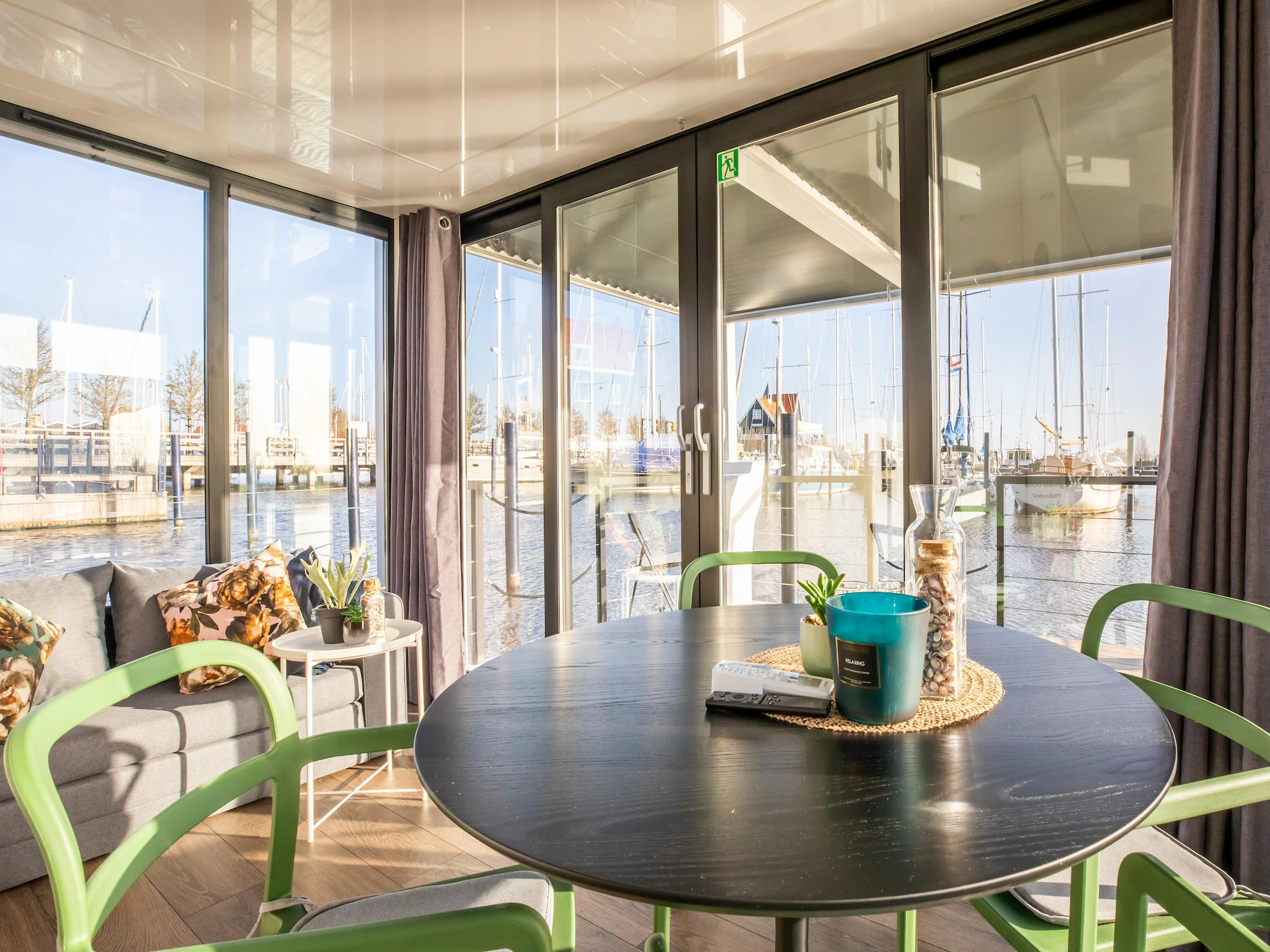 Foto's Prachtige woonboot met gedeeld zwembad - Belvilla by Oyo