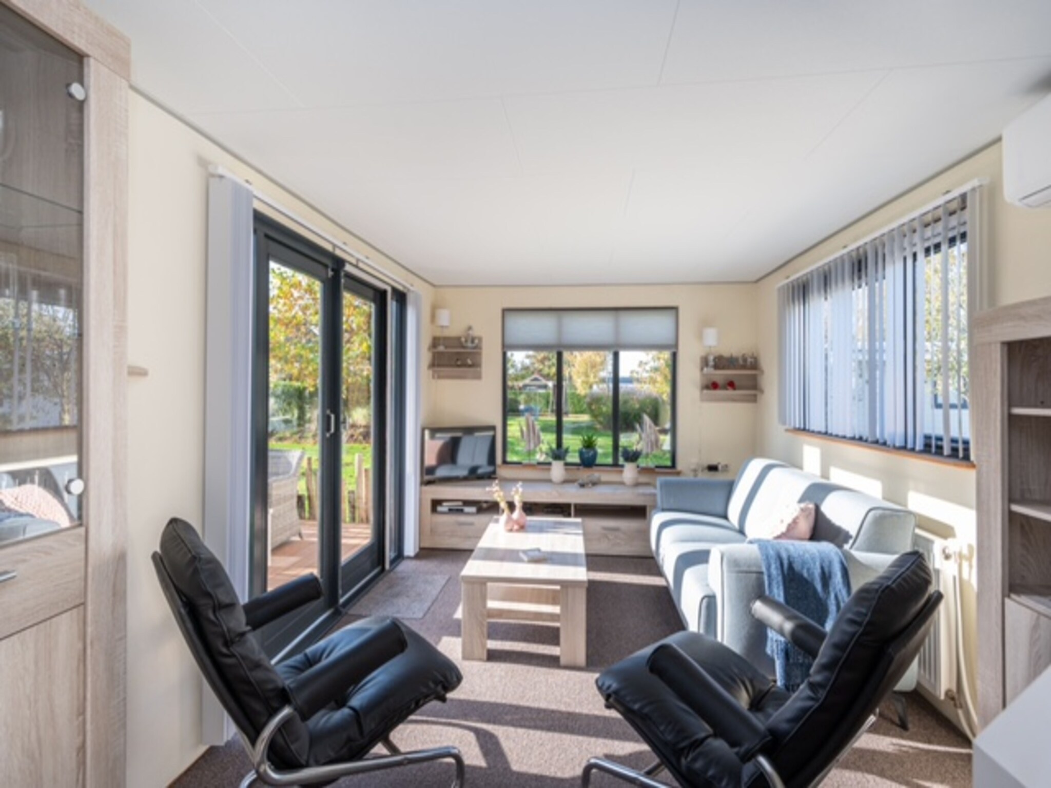 Foto's Chalet Sea Rocks met uitzicht en tuin - Belvilla by Oyo
