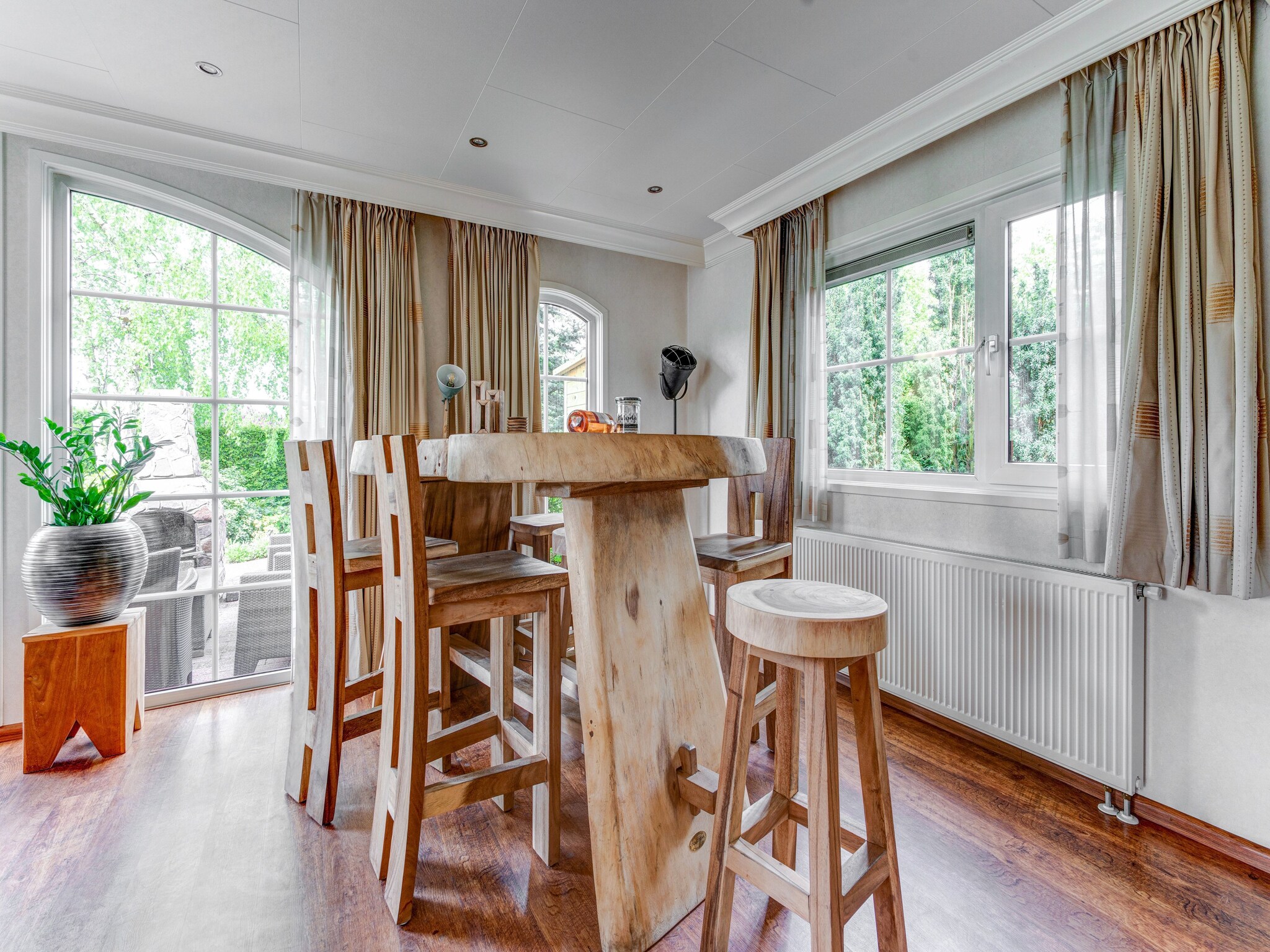 Foto's Gezellige boshut met een barrelsauna - Belvilla by Oyo