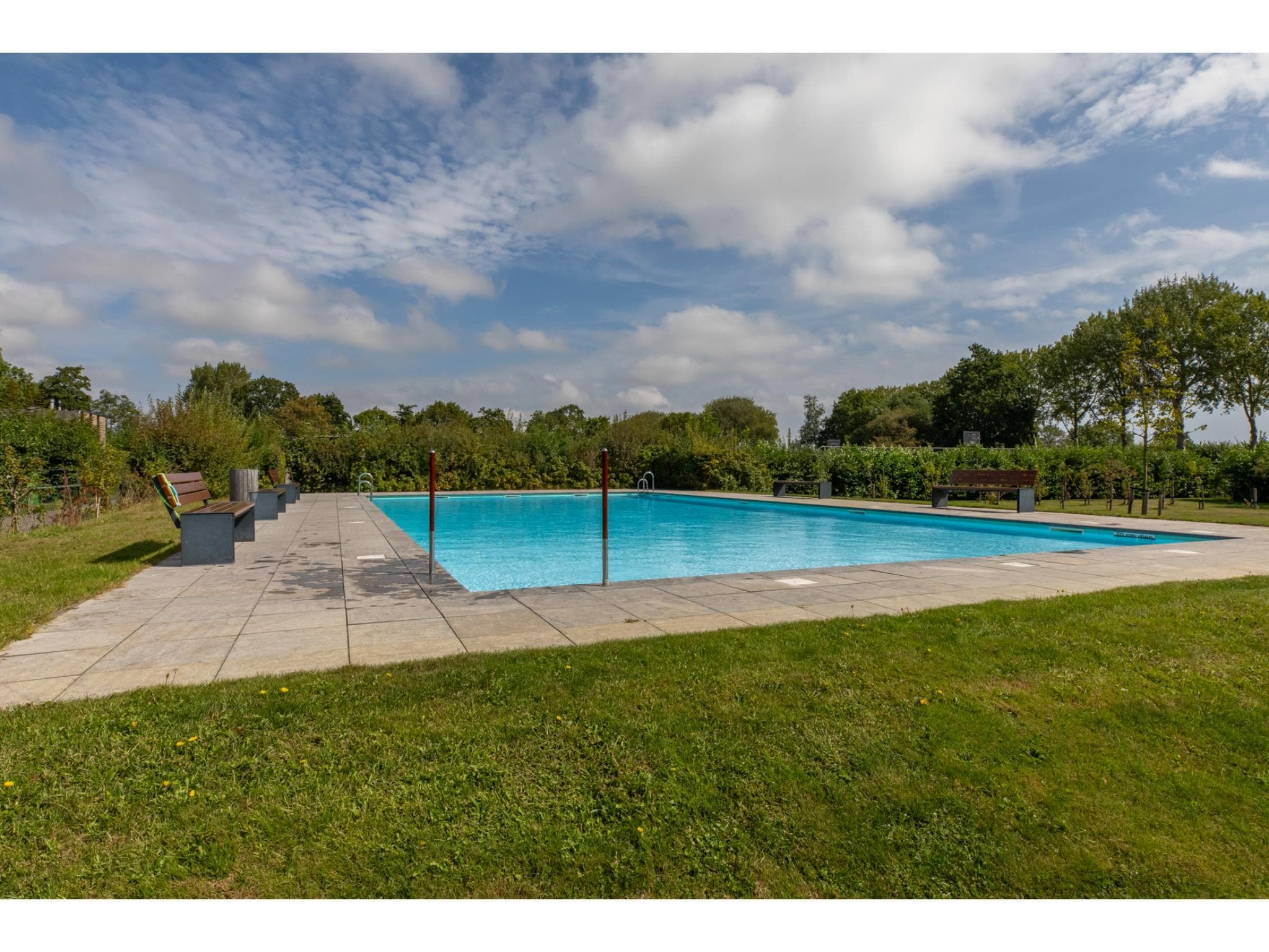 Foto's Sfeervol vakantiehuis met gedeeld zwembad - Belvilla by Oyo
