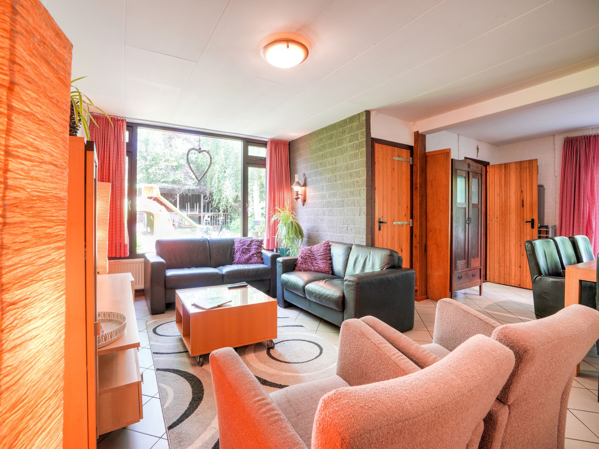 Foto's Leuk vakantiehuis in Ulestraten met een terras - Belvilla by Oyo