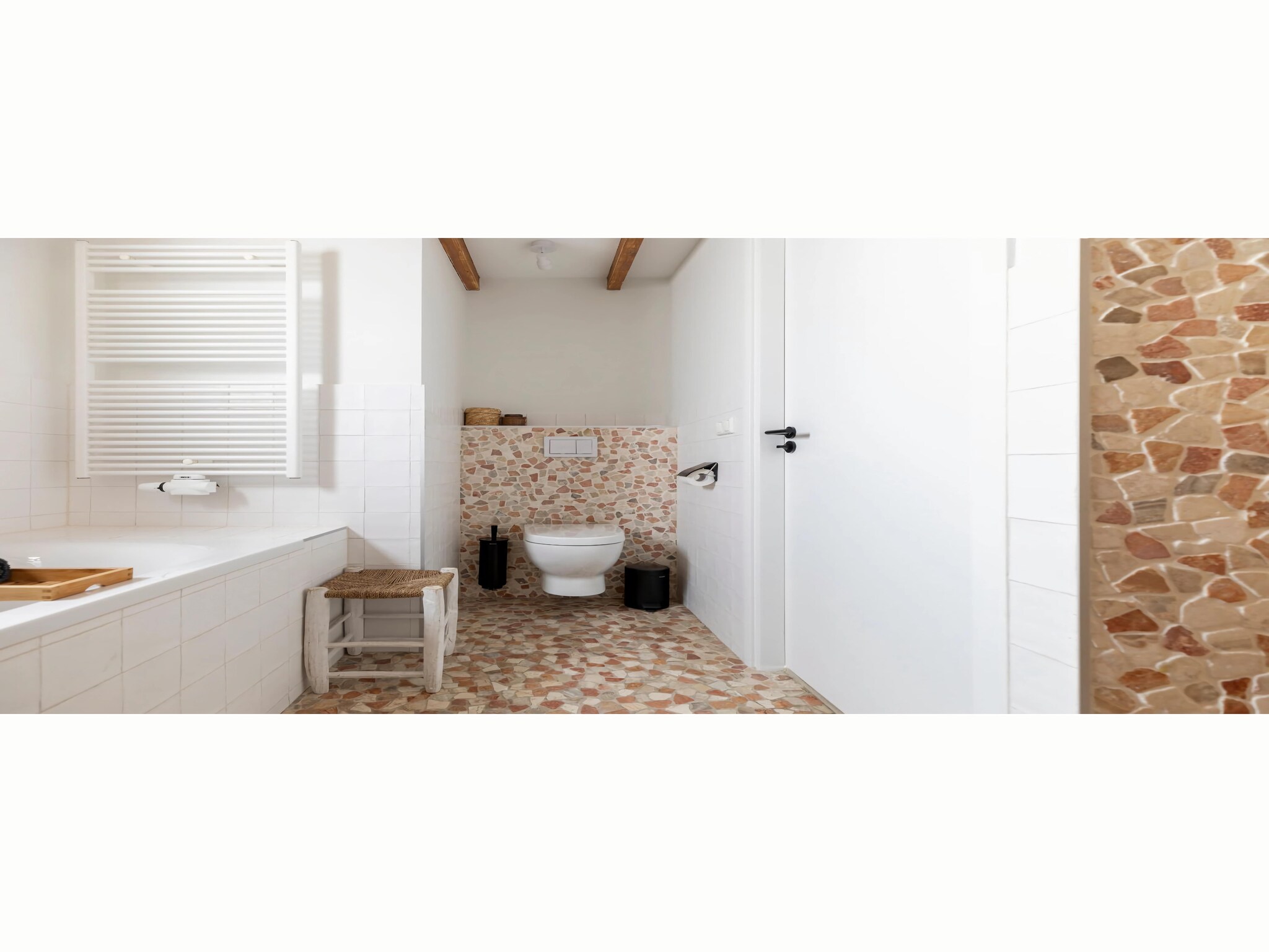Foto's Unieke luxe vrijstaande vakantiewoning aan zee - Belvilla by Oyo