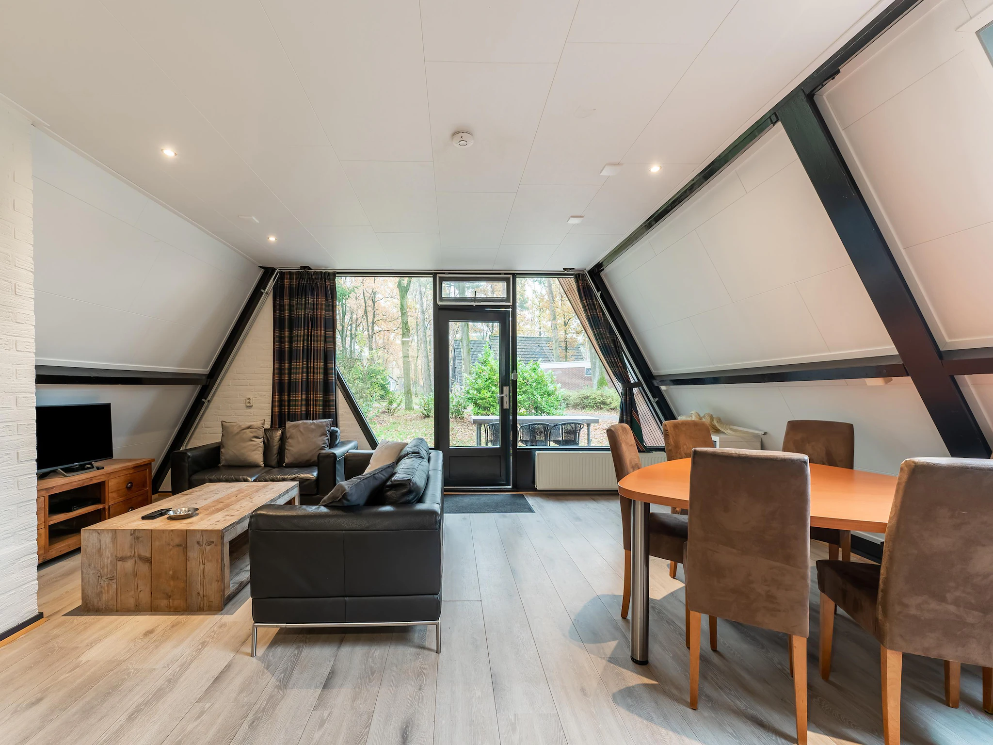Foto's Vakantiebungalow in Noord-Limburg in het bos - Belvilla by Oyo