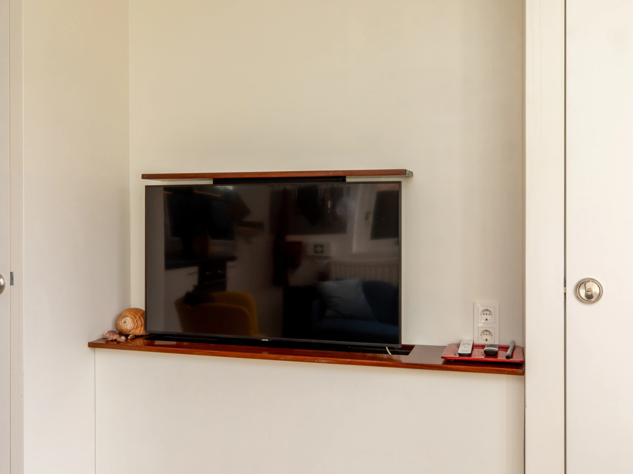 Foto's Modern vakantiehuis met tuin - Belvilla by Oyo