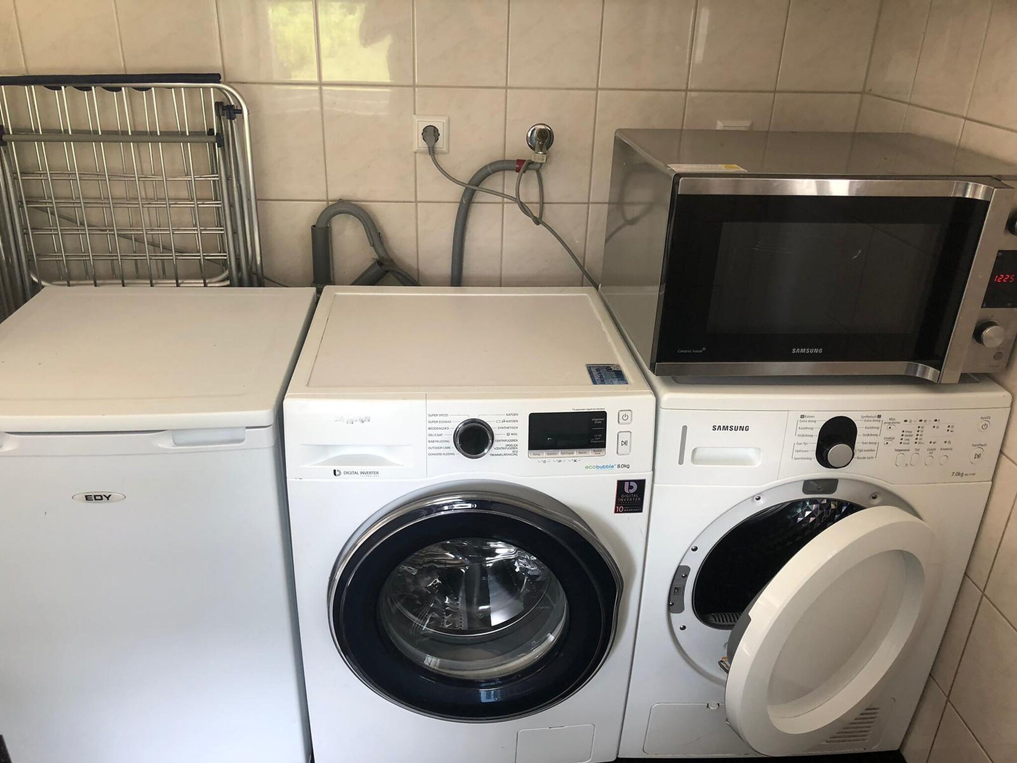 Foto's Uniek en luxe vakantiehuis in Harderwijk met grote tuin - Belvilla by Oyo