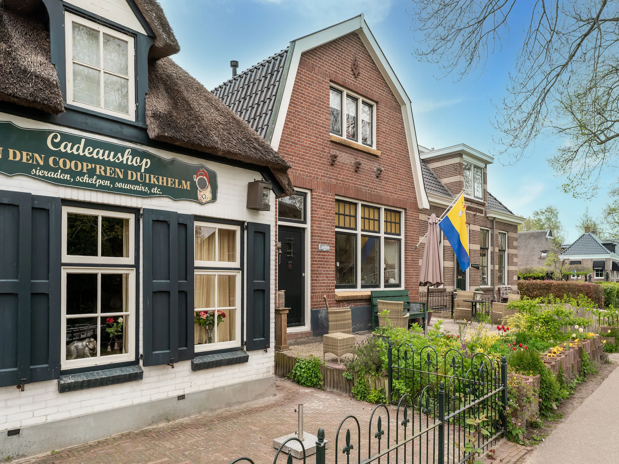 Foto's 4 pers. logies in Giethoorn met ontbijt en kano - Belvilla by Oyo