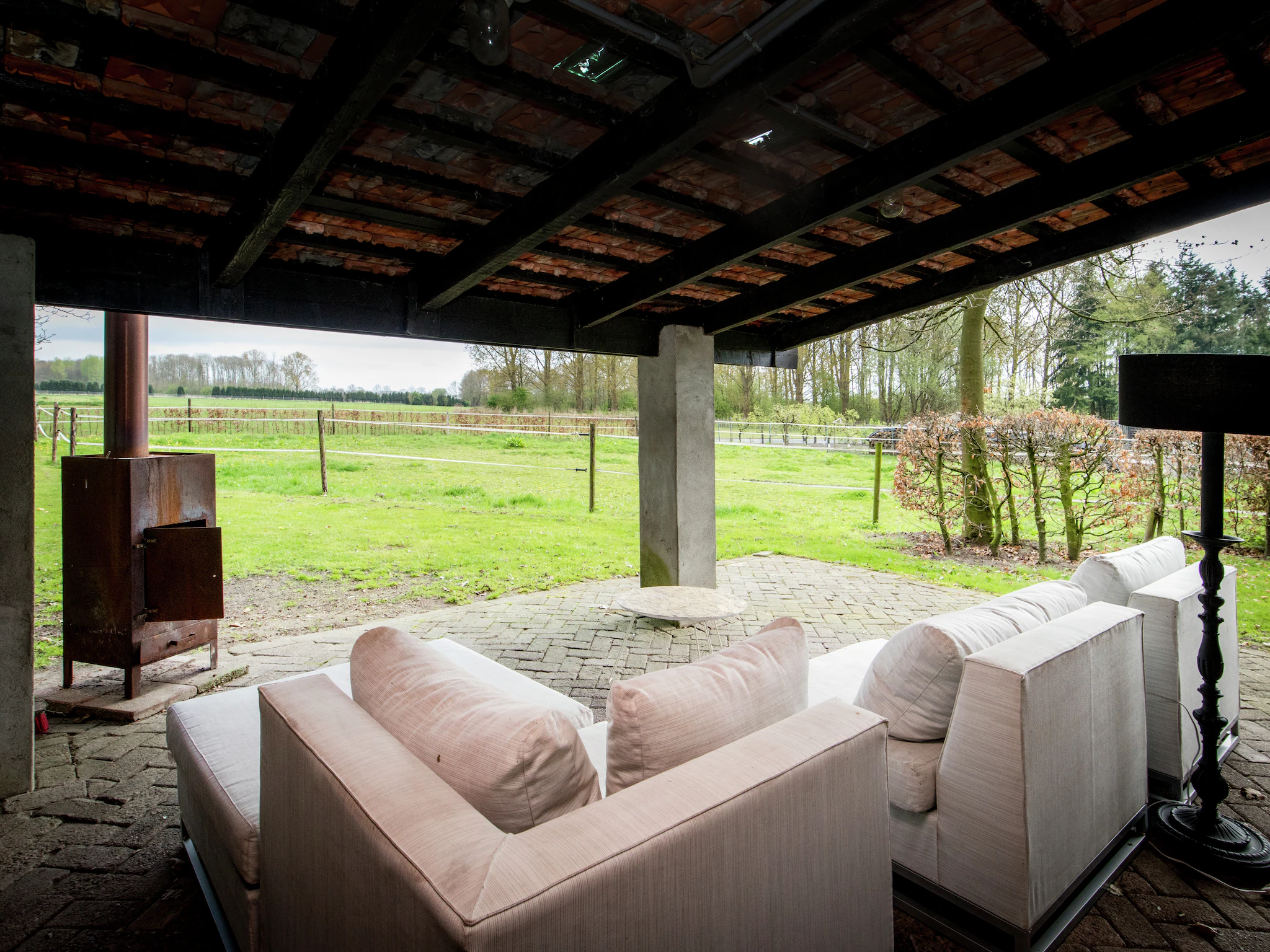 Foto's Mooi vakantiehuis in Leende met overdekt terras - Belvilla by Oyo