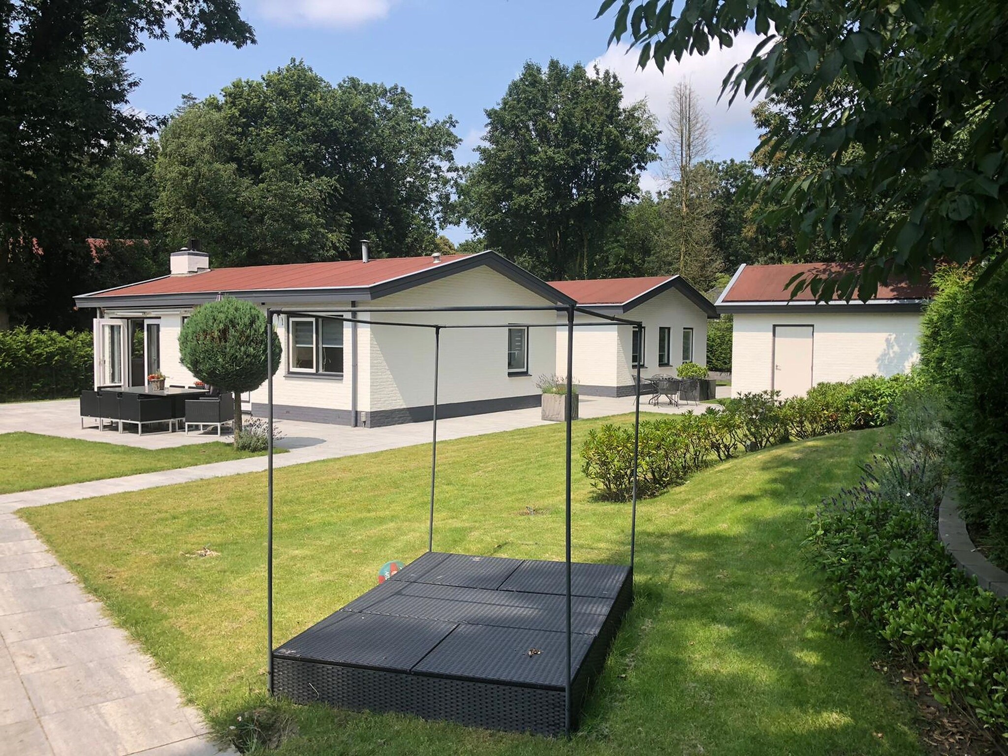 Foto's Uniek en luxe vakantiehuis in Harderwijk met grote tuin - Belvilla by Oyo