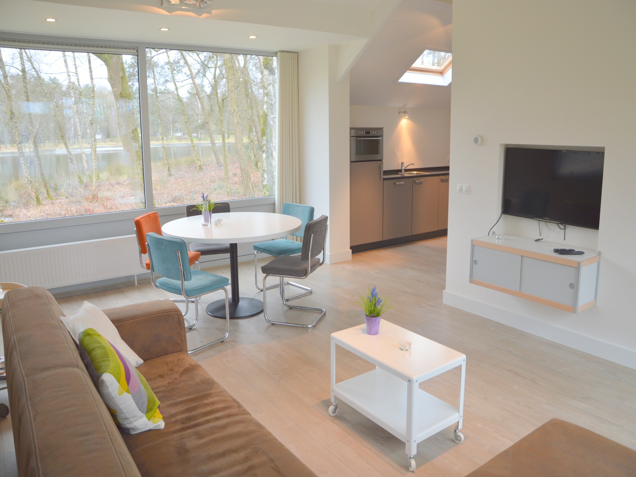 Foto's Bungalow met uitzicht op mooie vijver - Belvilla by Oyo