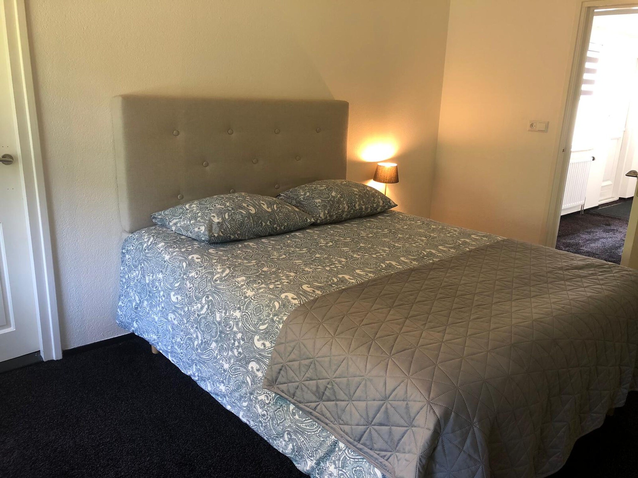Foto's Uniek en luxe vakantiehuis in Harderwijk met grote tuin - Belvilla by Oyo