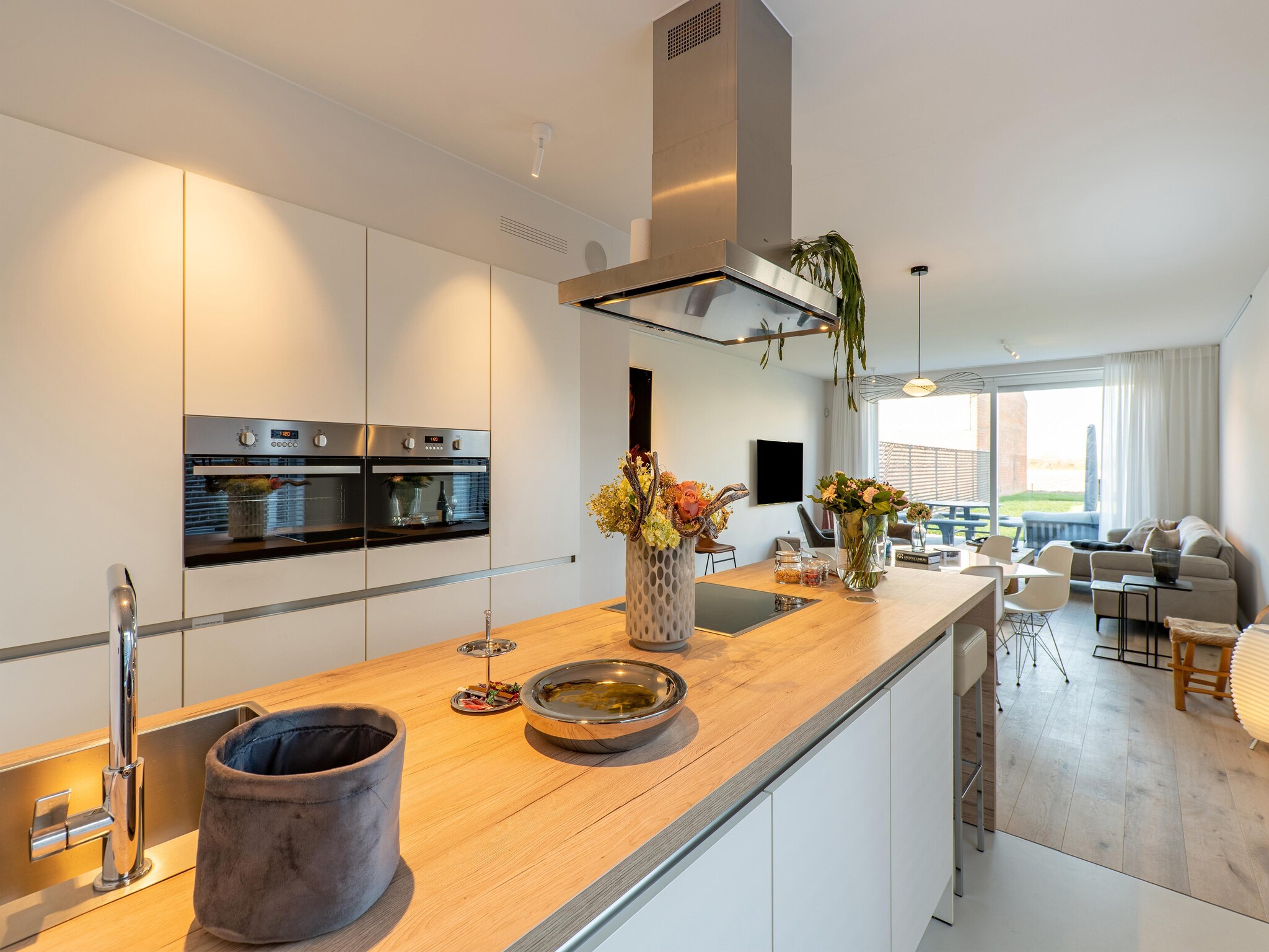 Foto's Modern vakantiehuis met tuin - Belvilla by Oyo