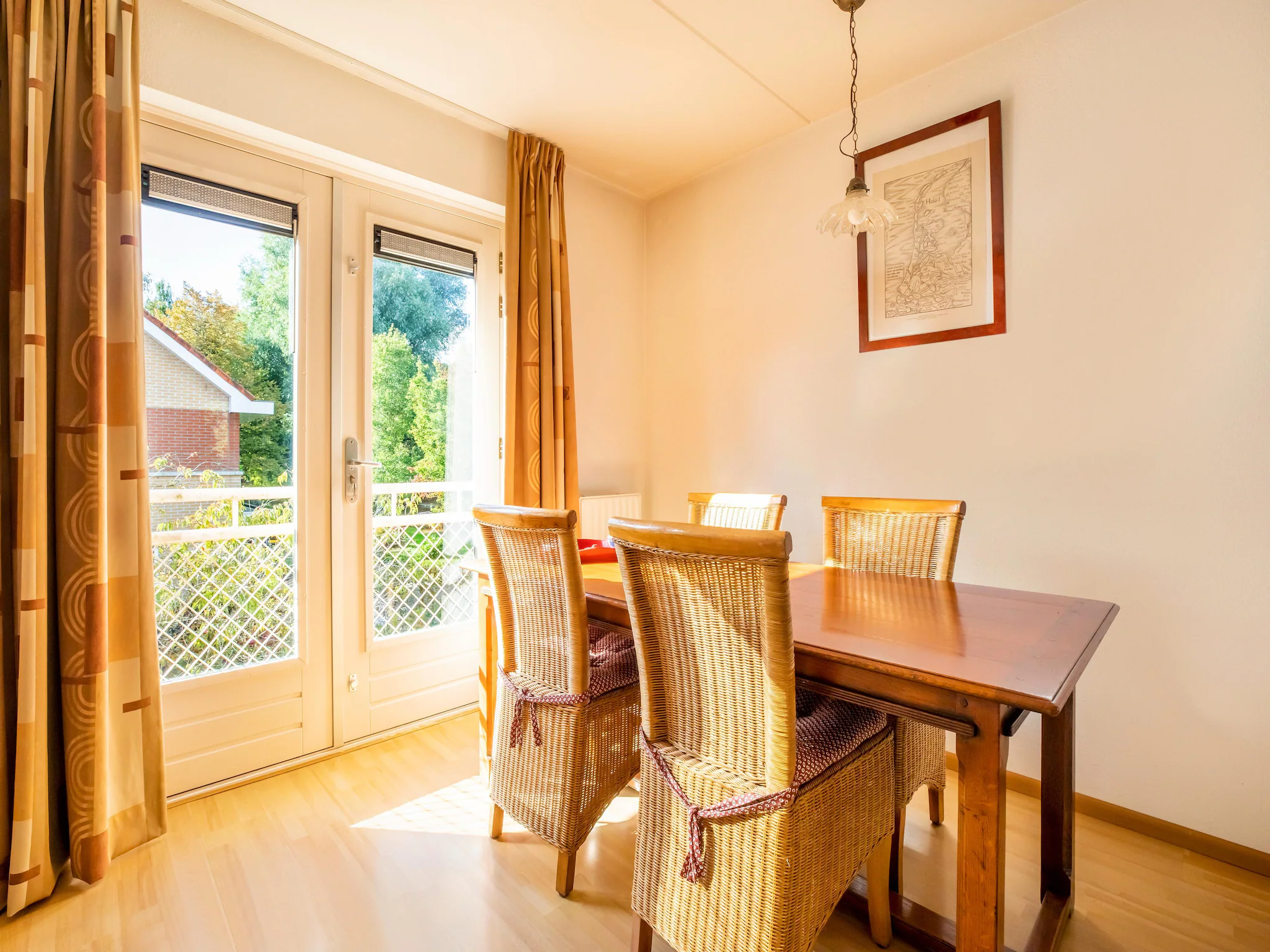 Foto's Comfortabel appartement in Hoorn met Frans balkon - Belvilla by Oyo