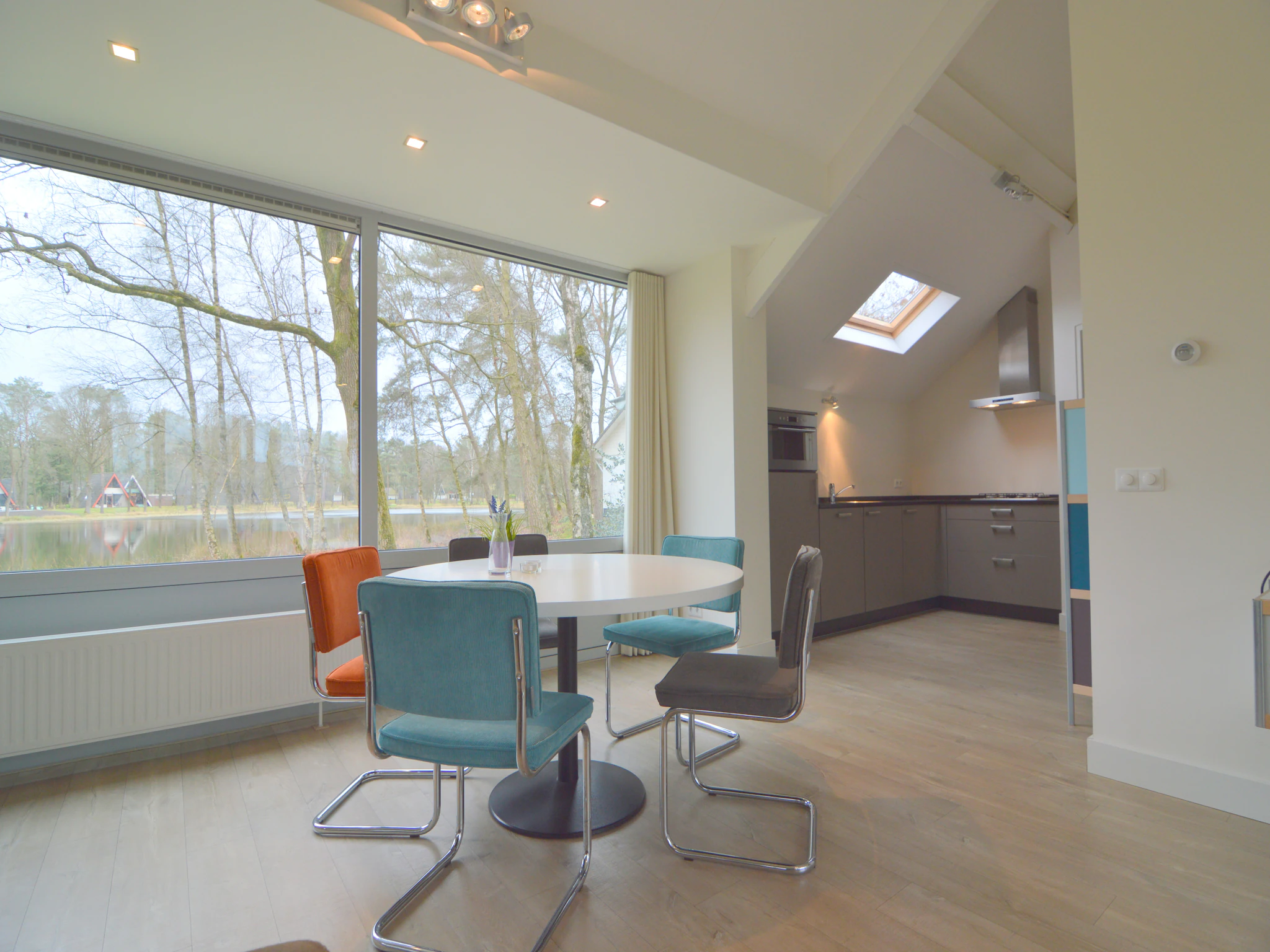 Foto's Bungalow met uitzicht op mooie vijver - Belvilla by Oyo