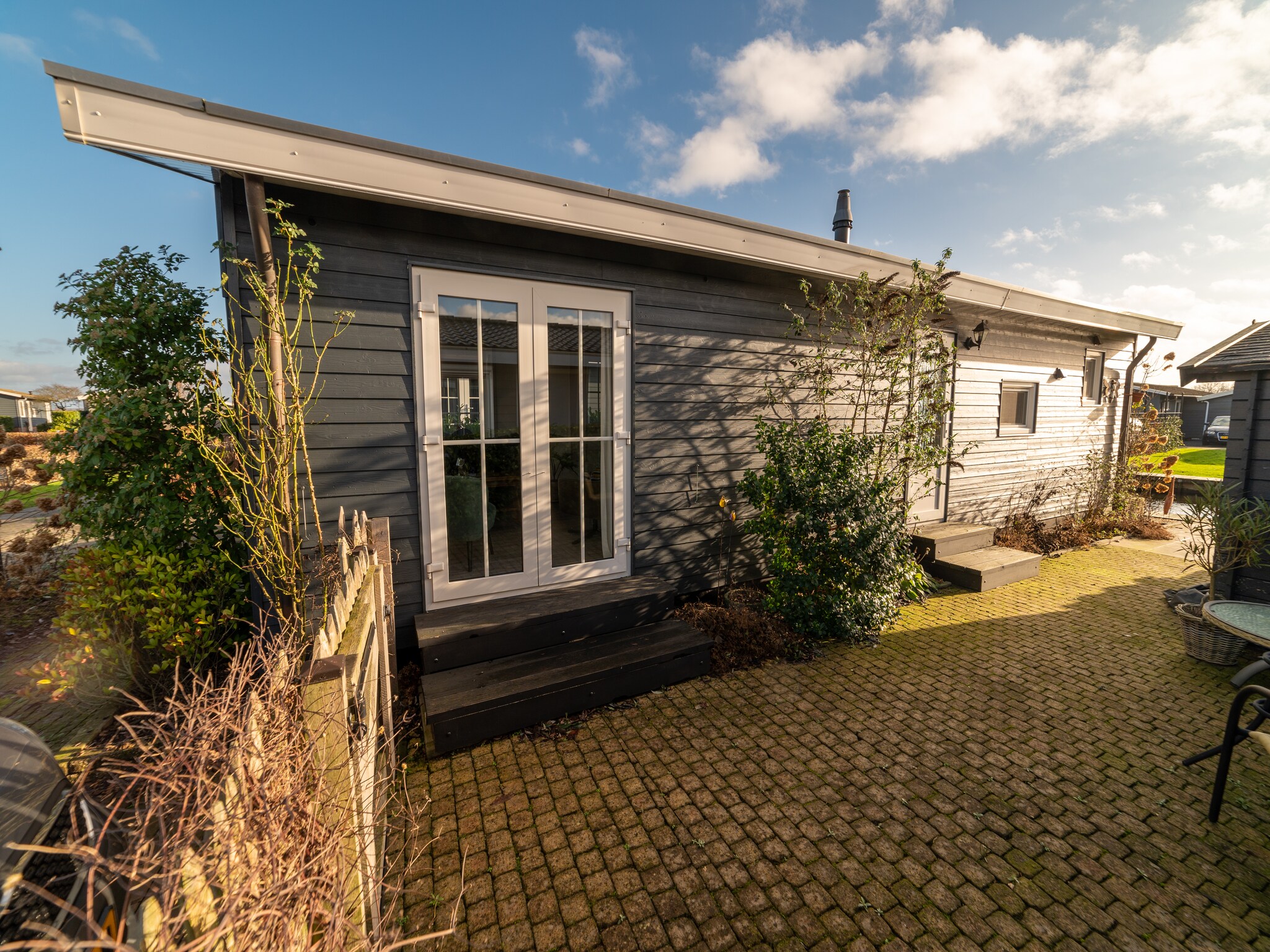 Foto's Gezellig chalet in Giethoorn met een aanlegsteiger - Belvilla by Oyo