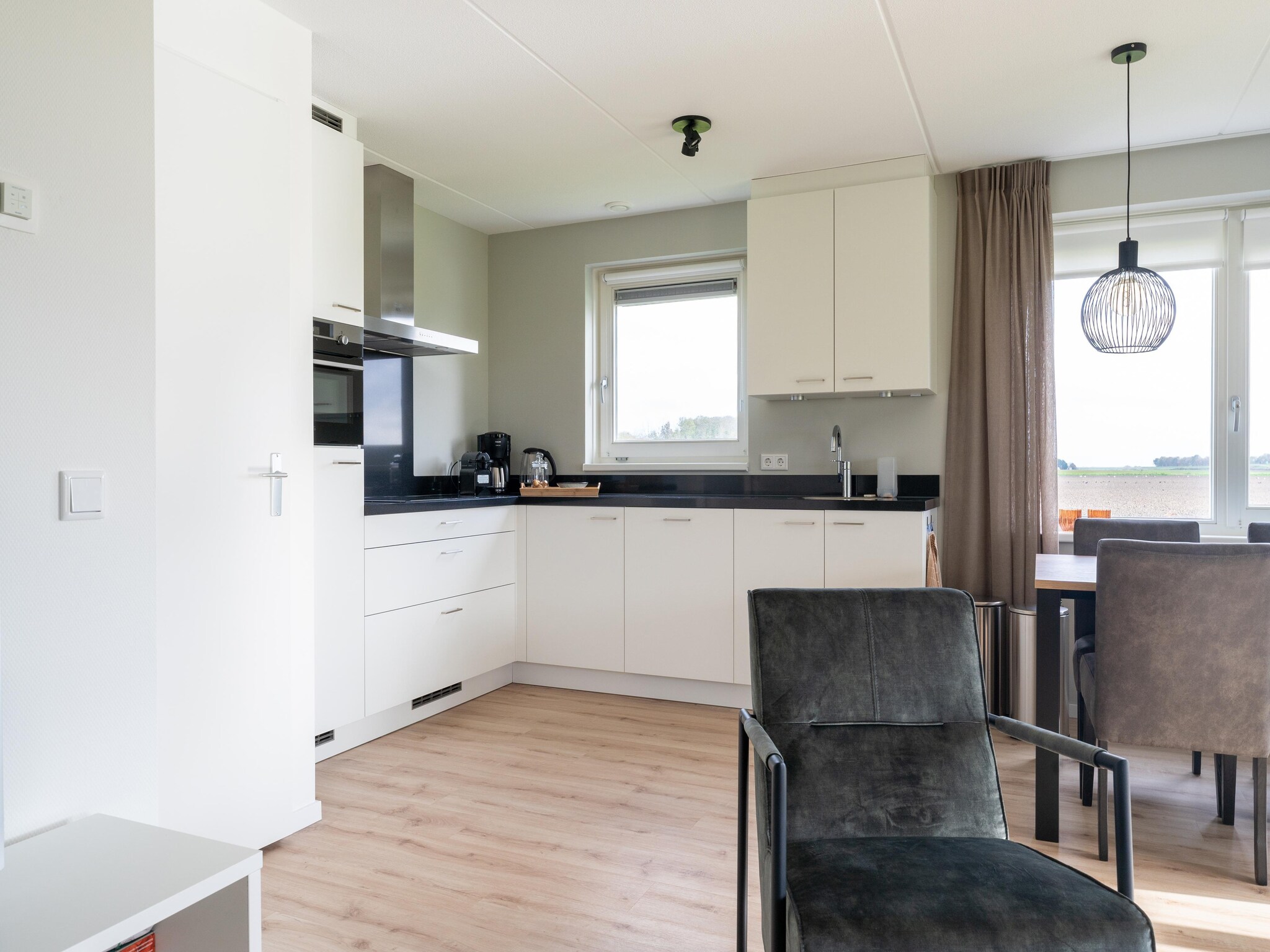 Foto's Vakantiehuis nabij strand met tuin - Belvilla by Oyo