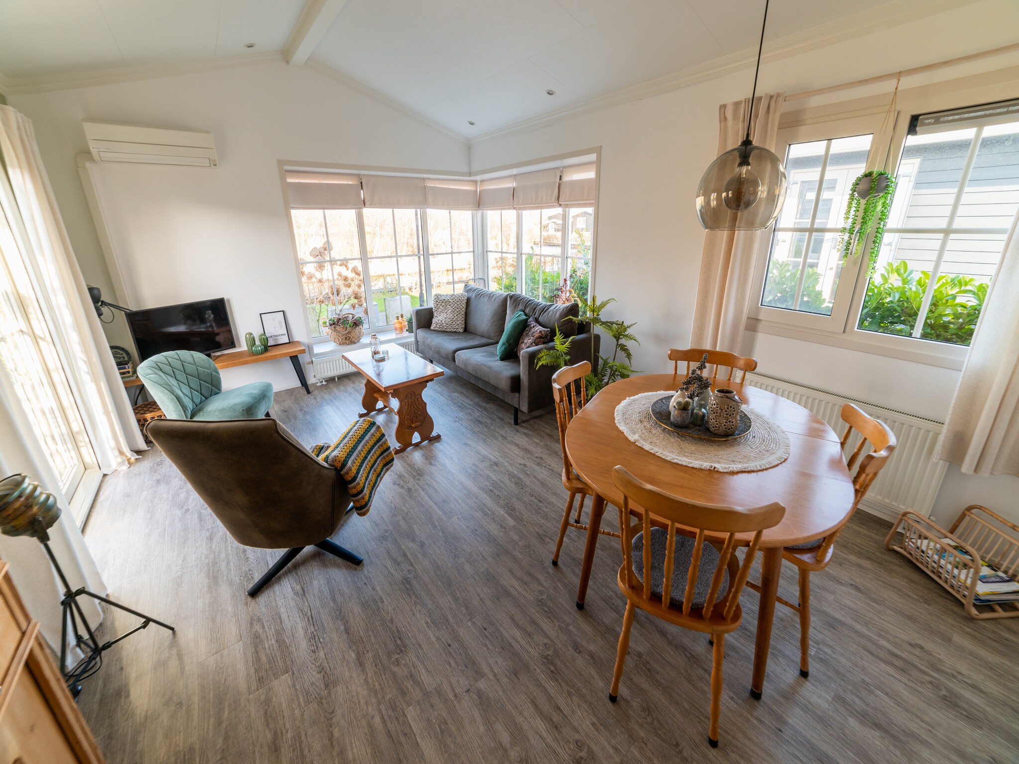 Foto's Gezellig chalet in Giethoorn met een aanlegsteiger - Belvilla by Oyo