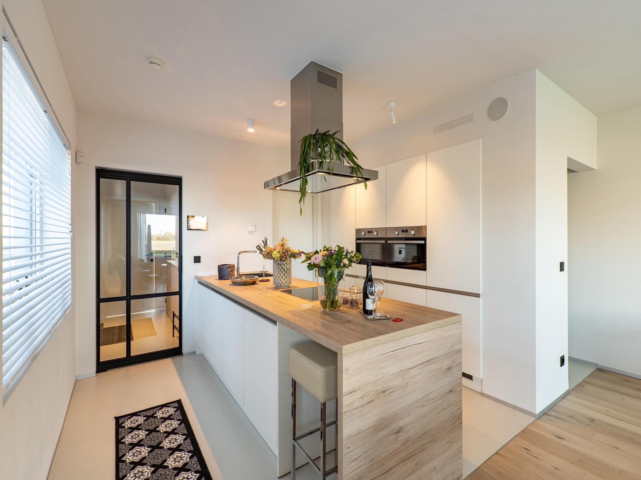 Foto's Modern vakantiehuis met tuin - Belvilla by Oyo