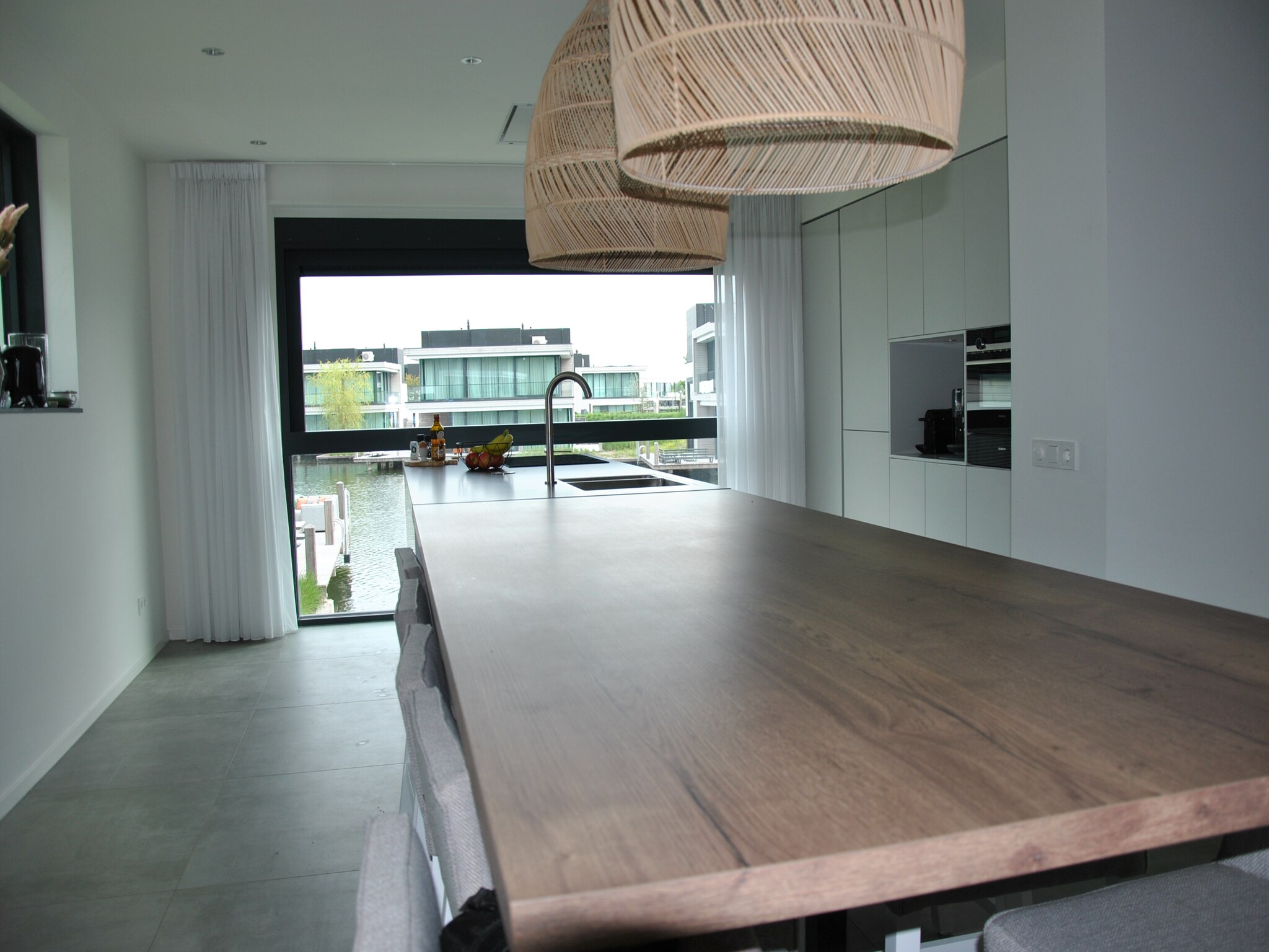 Foto's Luxe villa met eigen aanlegsteiger - Belvilla by Oyo