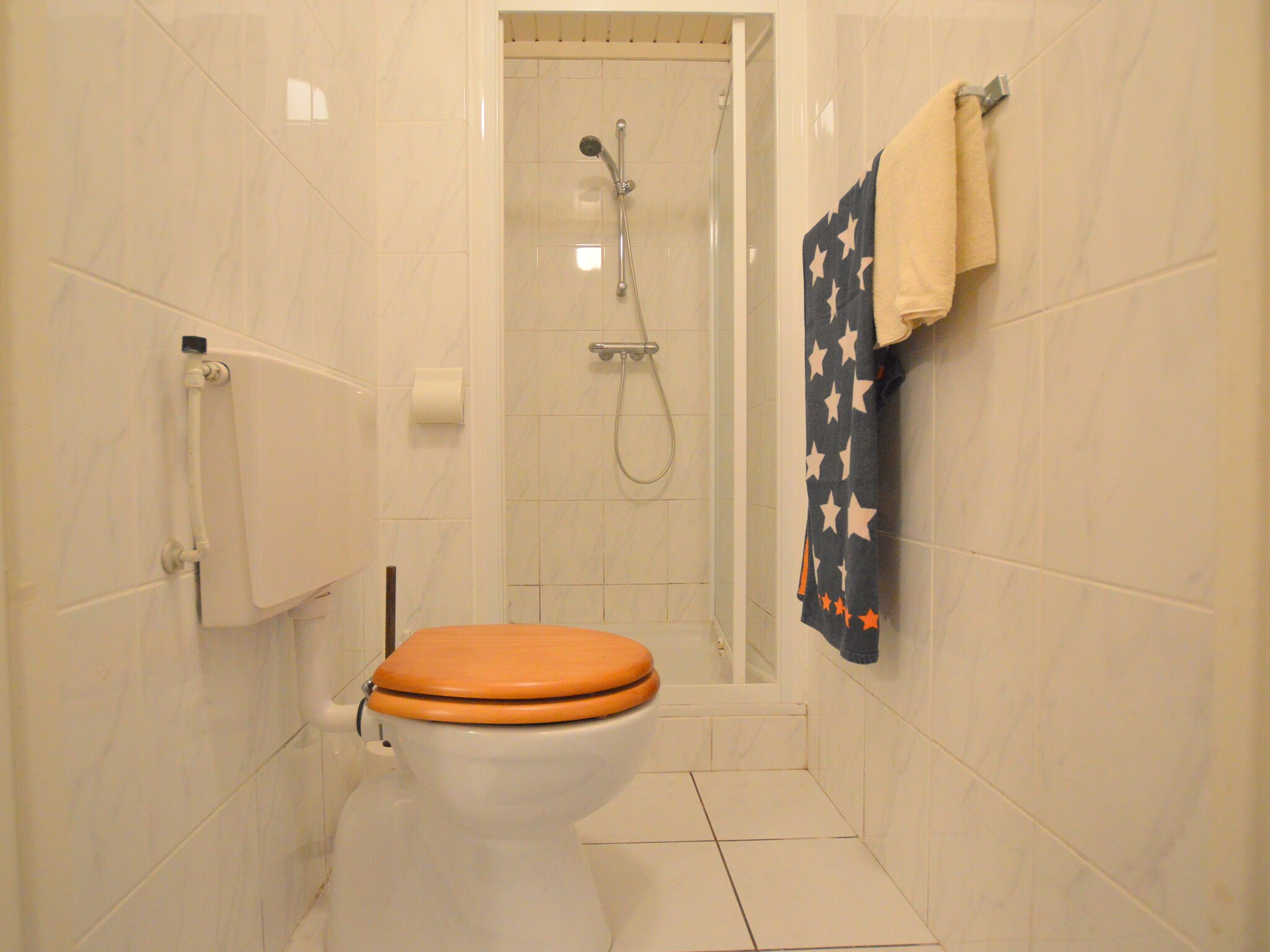Foto's Houten vakantiehuis in Maarheeze midden op de heide - Belvilla by Oyo