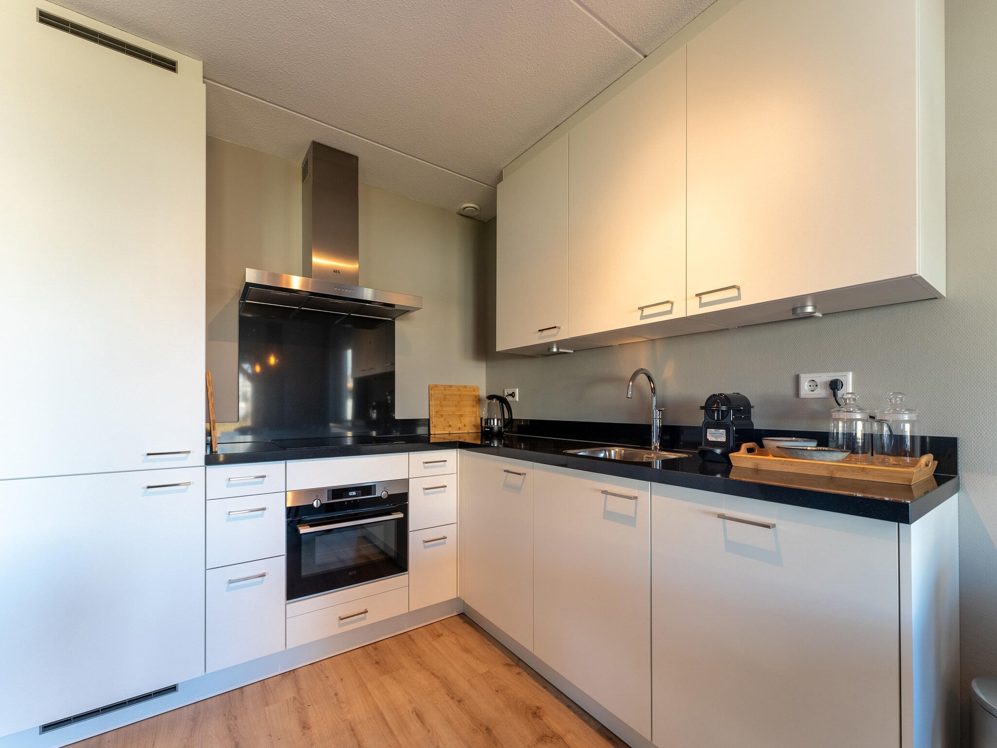 Foto's Mooi vakantiehuis in Scherpenisse met charmant terras - Belvilla by Oyo