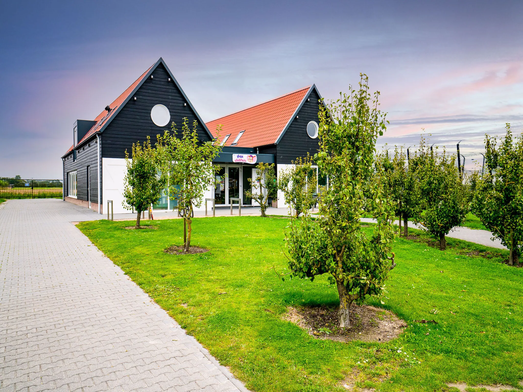 Foto's Fijn chalet in Oostkapelle met een tuin - Belvilla by Oyo