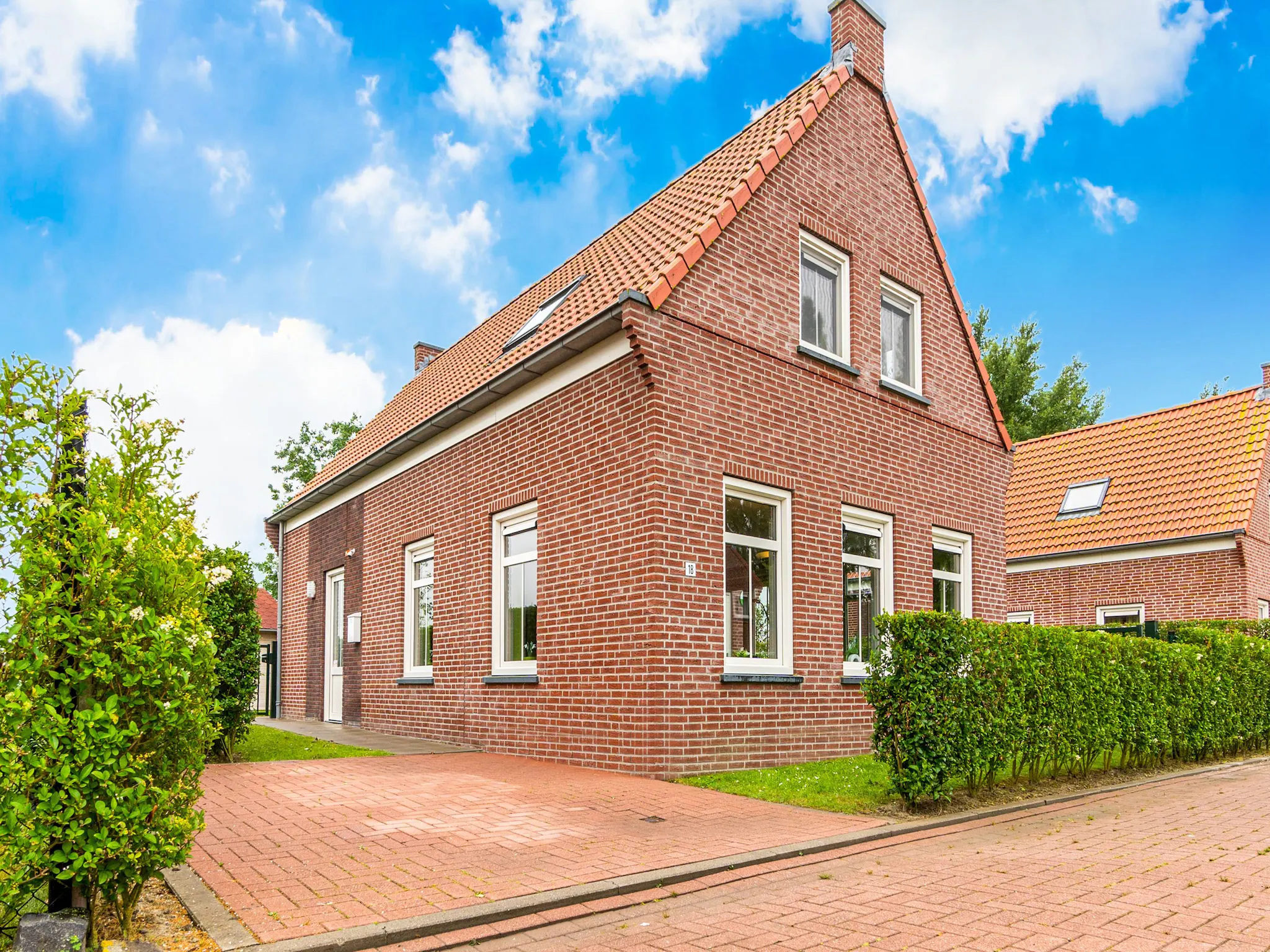 Foto's Vrijstaande vakantiewoning met tuin, 2 terrassen en zicht op de polders - Belvilla by Oyo
