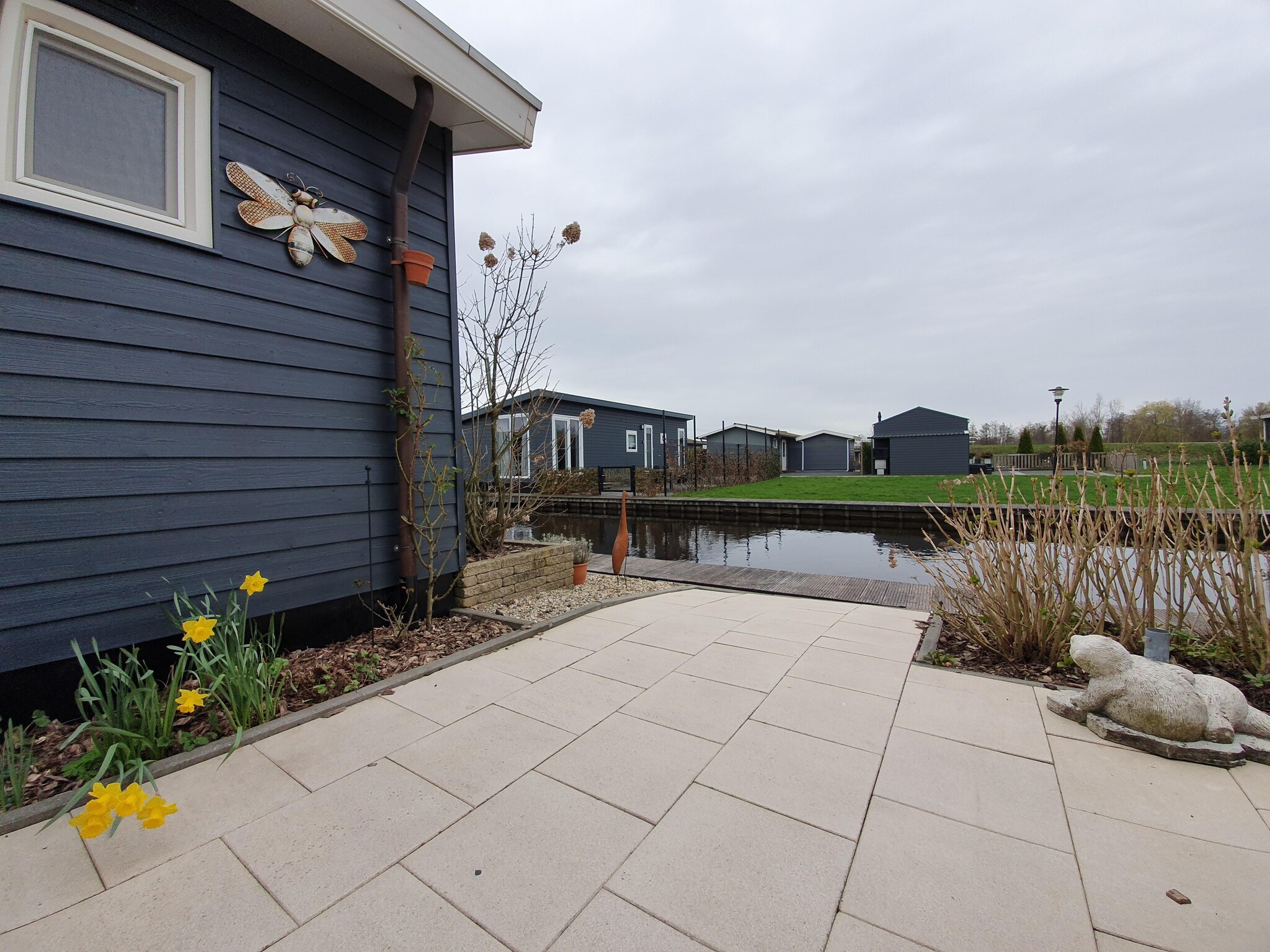 Foto's Gezellig chalet in Giethoorn met een aanlegsteiger - Belvilla by Oyo