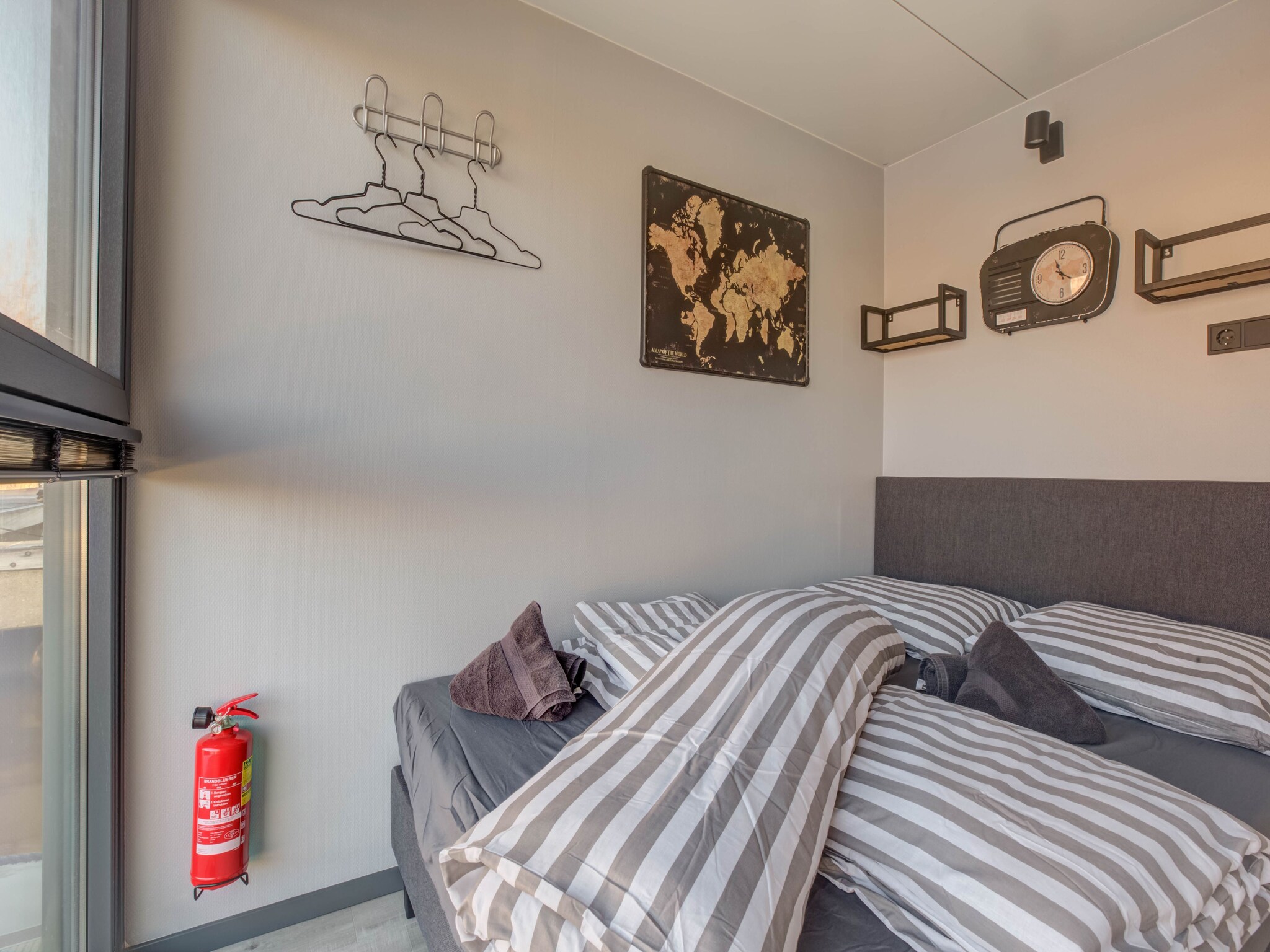 Foto's Woonboot in jachthaven van Volendam - Belvilla by Oyo