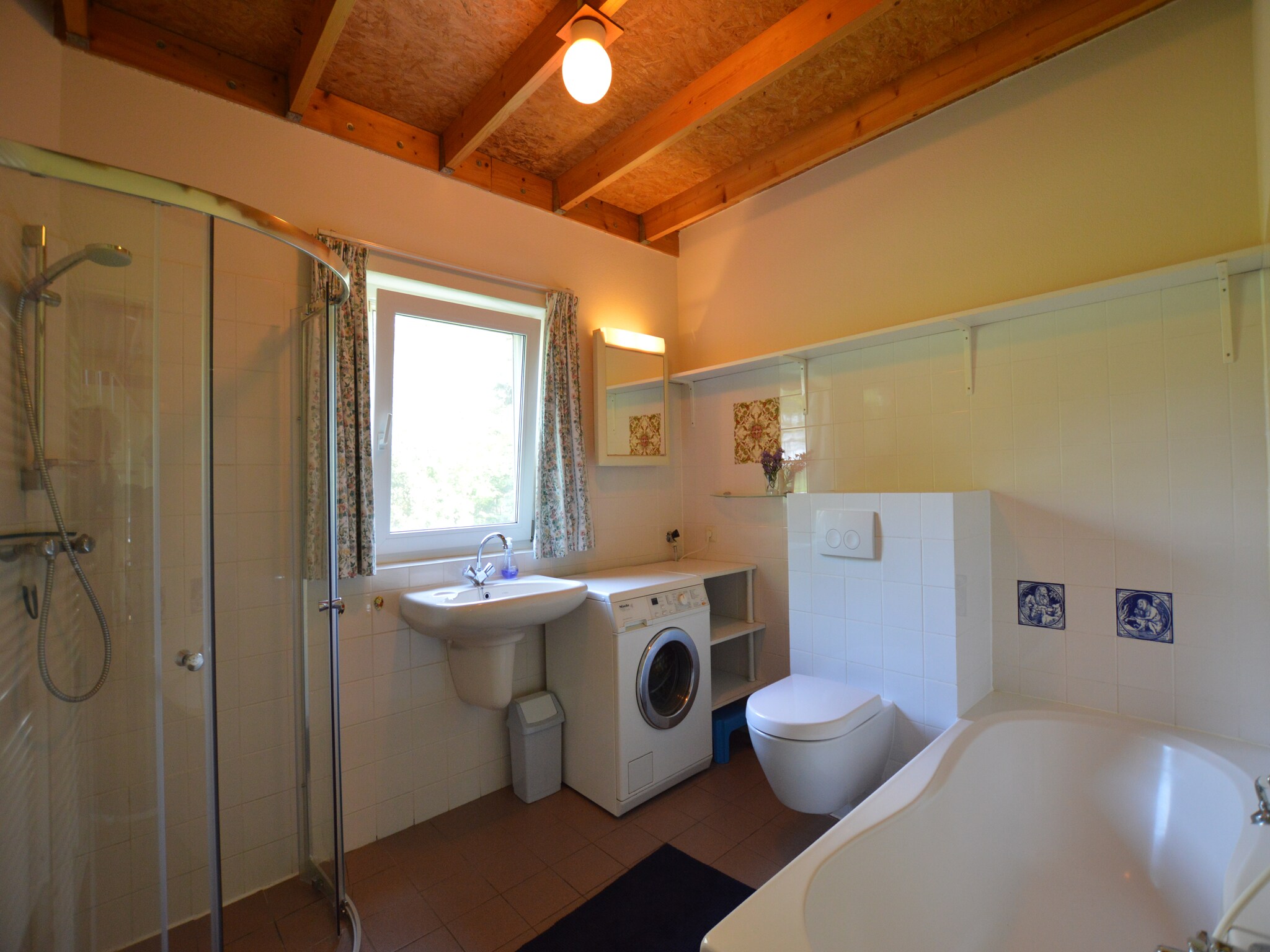 Foto's Huis met grote tuin, speeltuin en terras - Belvilla by Oyo