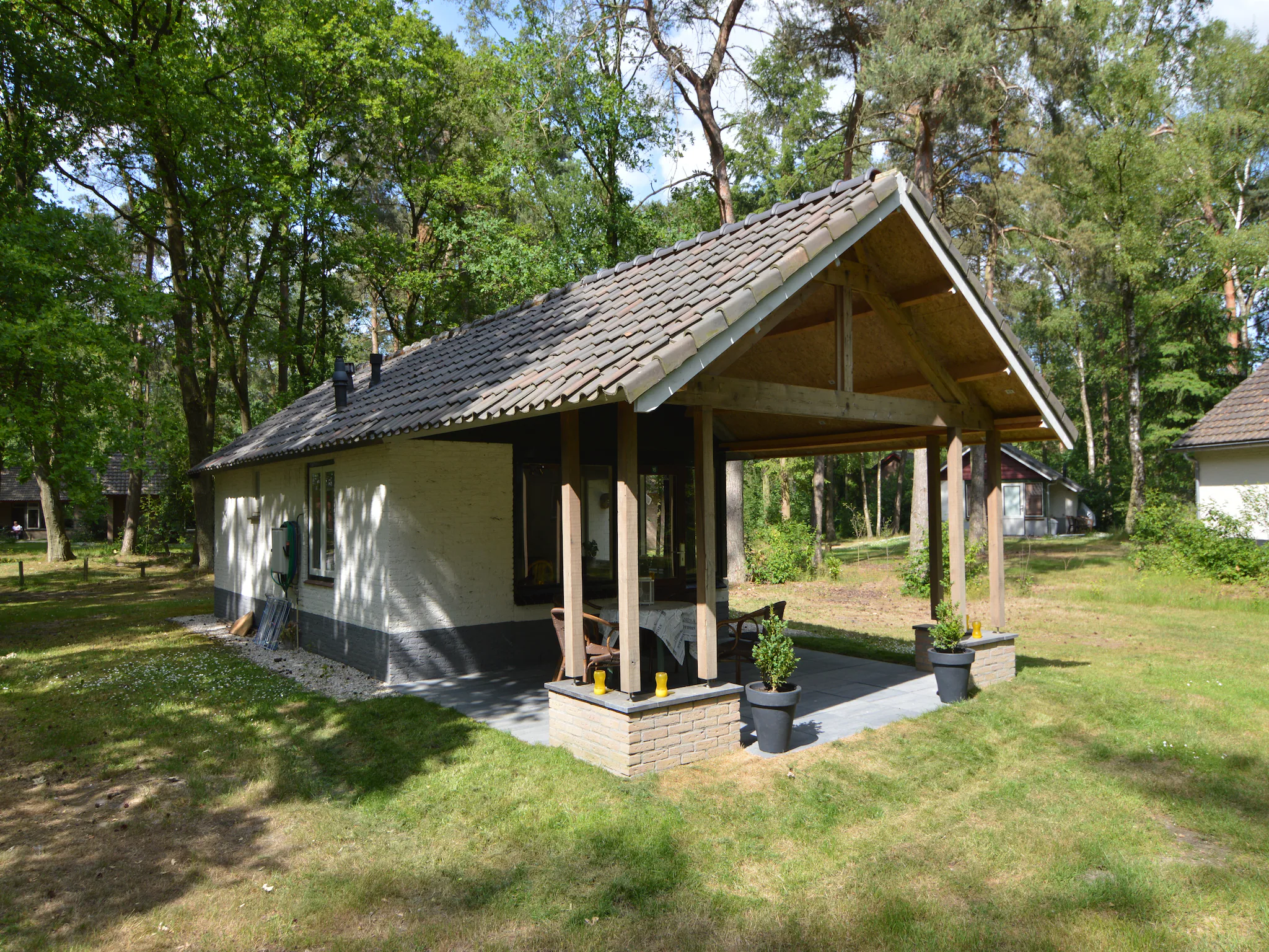 Foto's Vrijstaande bungalow met heerlijk overdekt terras - Belvilla by Oyo