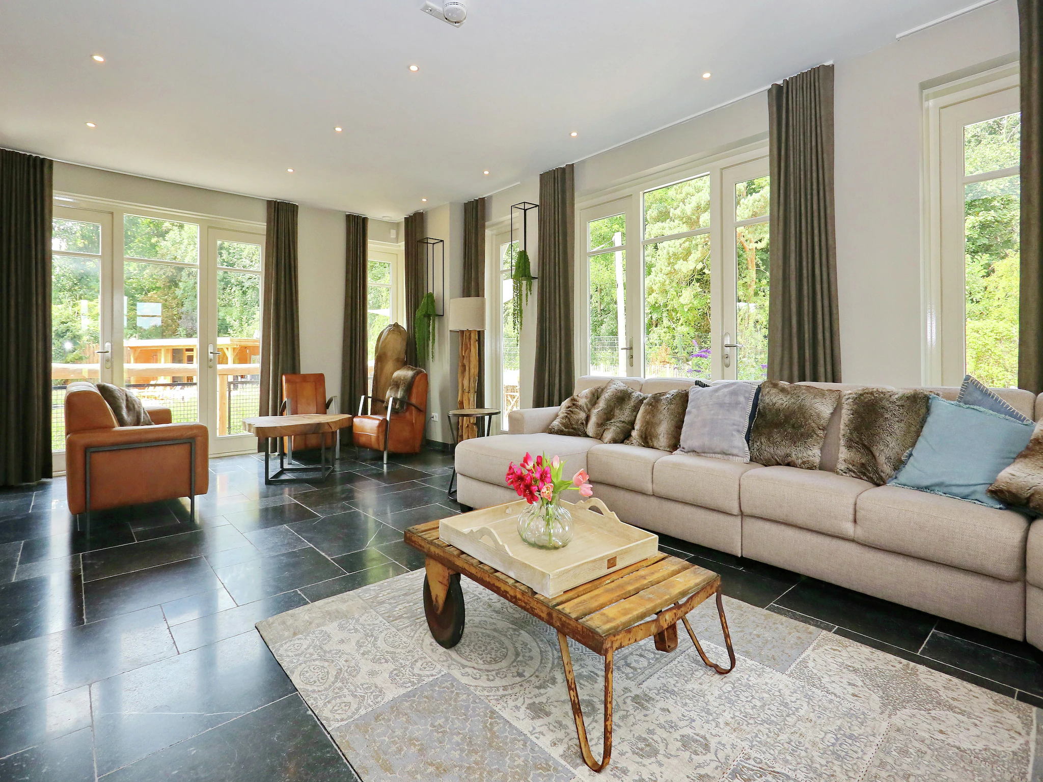 Foto's Luxe duinvilla in Noordwijk met zwemvijver - Belvilla by Oyo