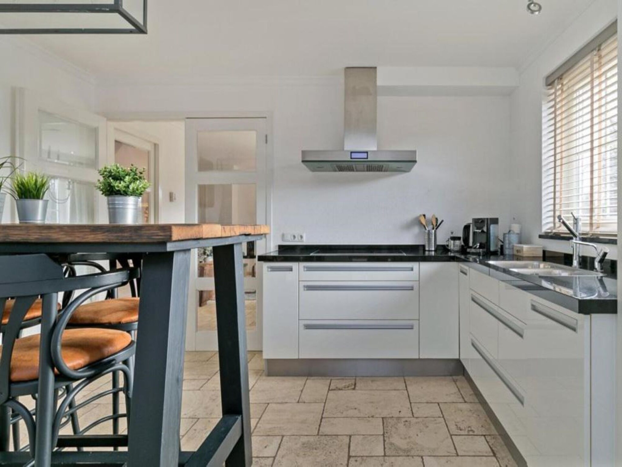Foto's Villa met tuin in groene omgeving bij Zeewolde. - Belvilla by Oyo