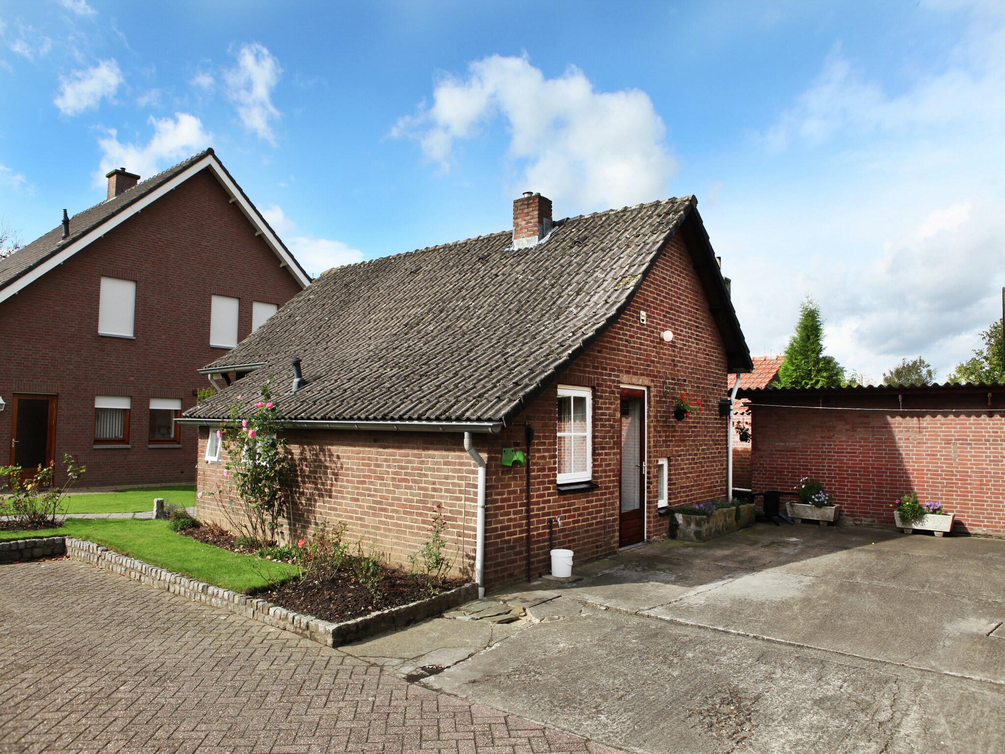 Foto's Authentiek appartement in Margraten met een terras - Belvilla by Oyo