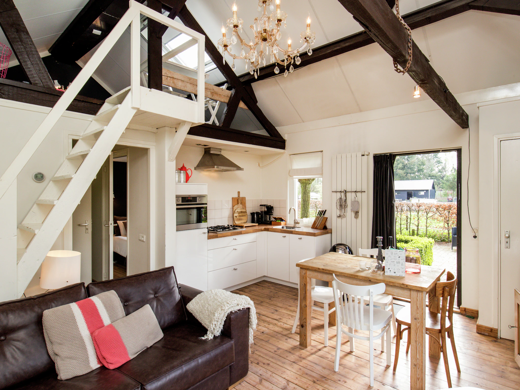 Foto's Mooi vakantiehuis in Leende met overdekt terras - Belvilla by Oyo