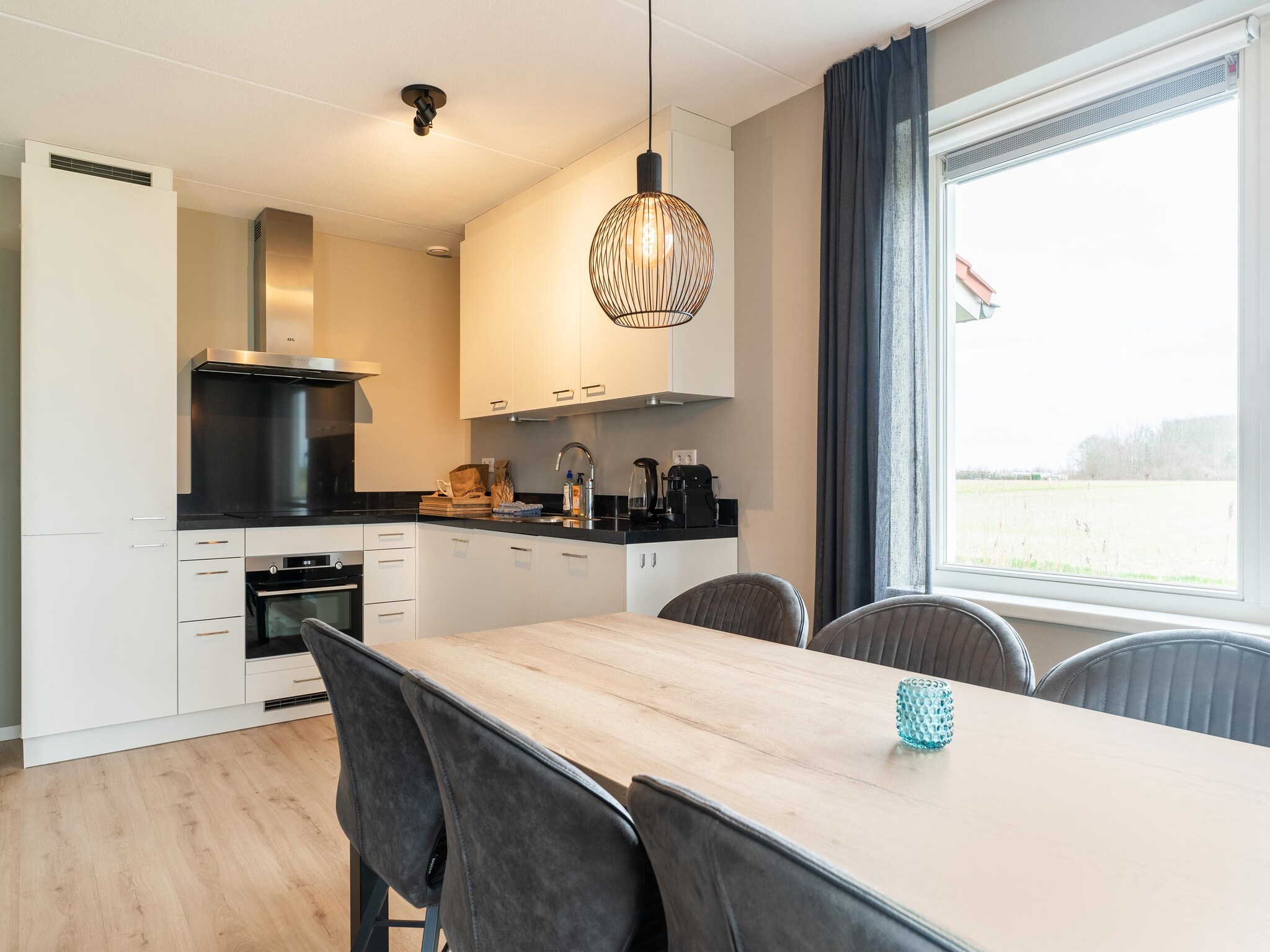 Foto's Luxe villa aan de Oosterschelde met sauna en schitterend uitzicht. - Belvilla by Oyo