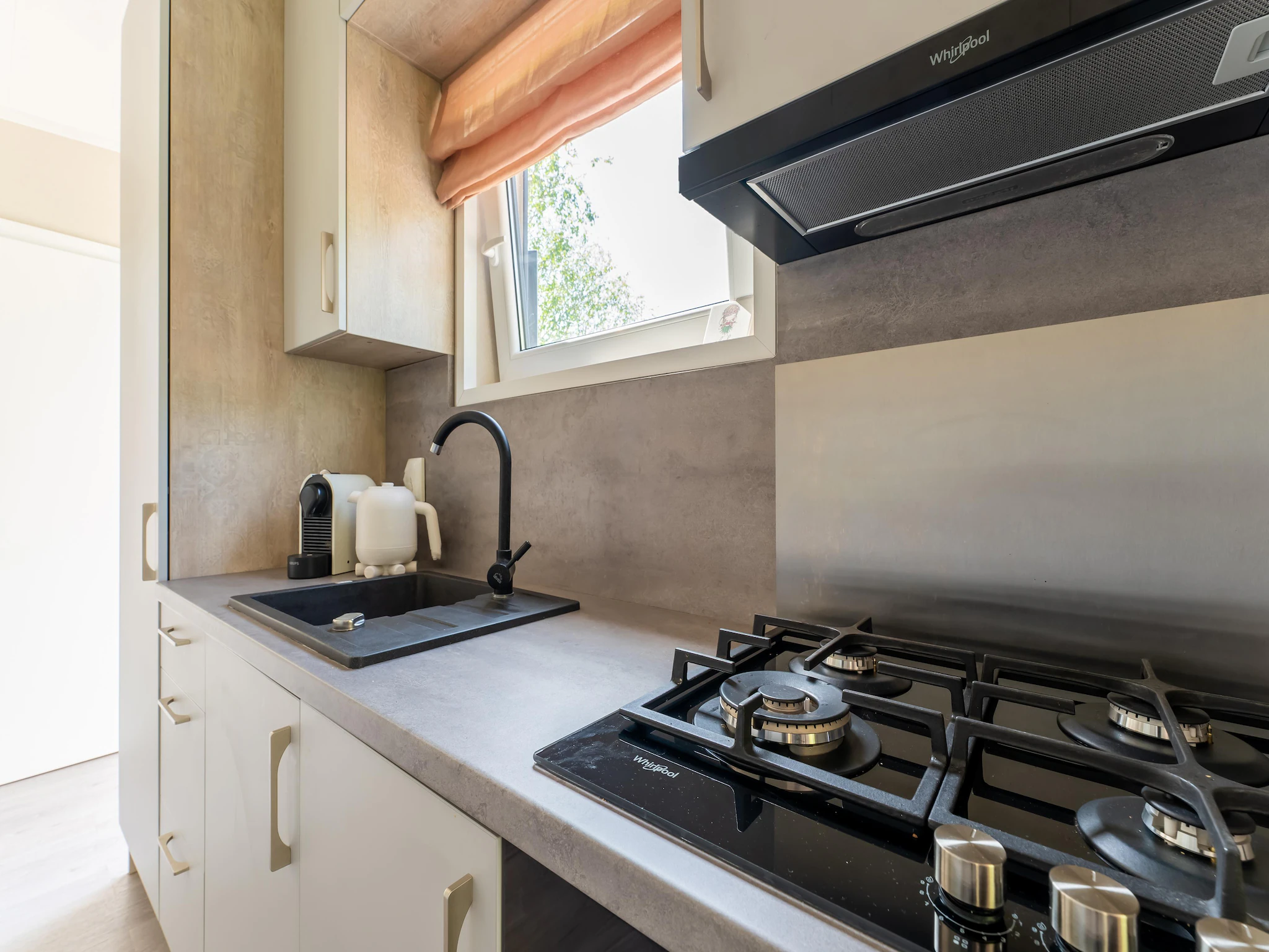 Foto's Luxe chalet bij Ouddorp met tuin - Belvilla by Oyo