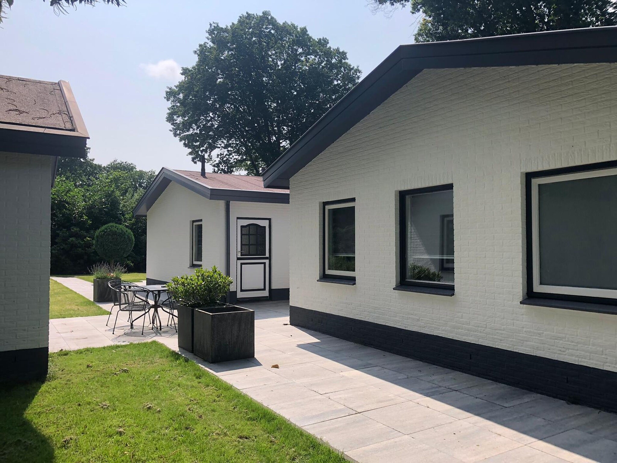 Foto's Uniek en luxe vakantiehuis in Harderwijk met grote tuin - Belvilla by Oyo