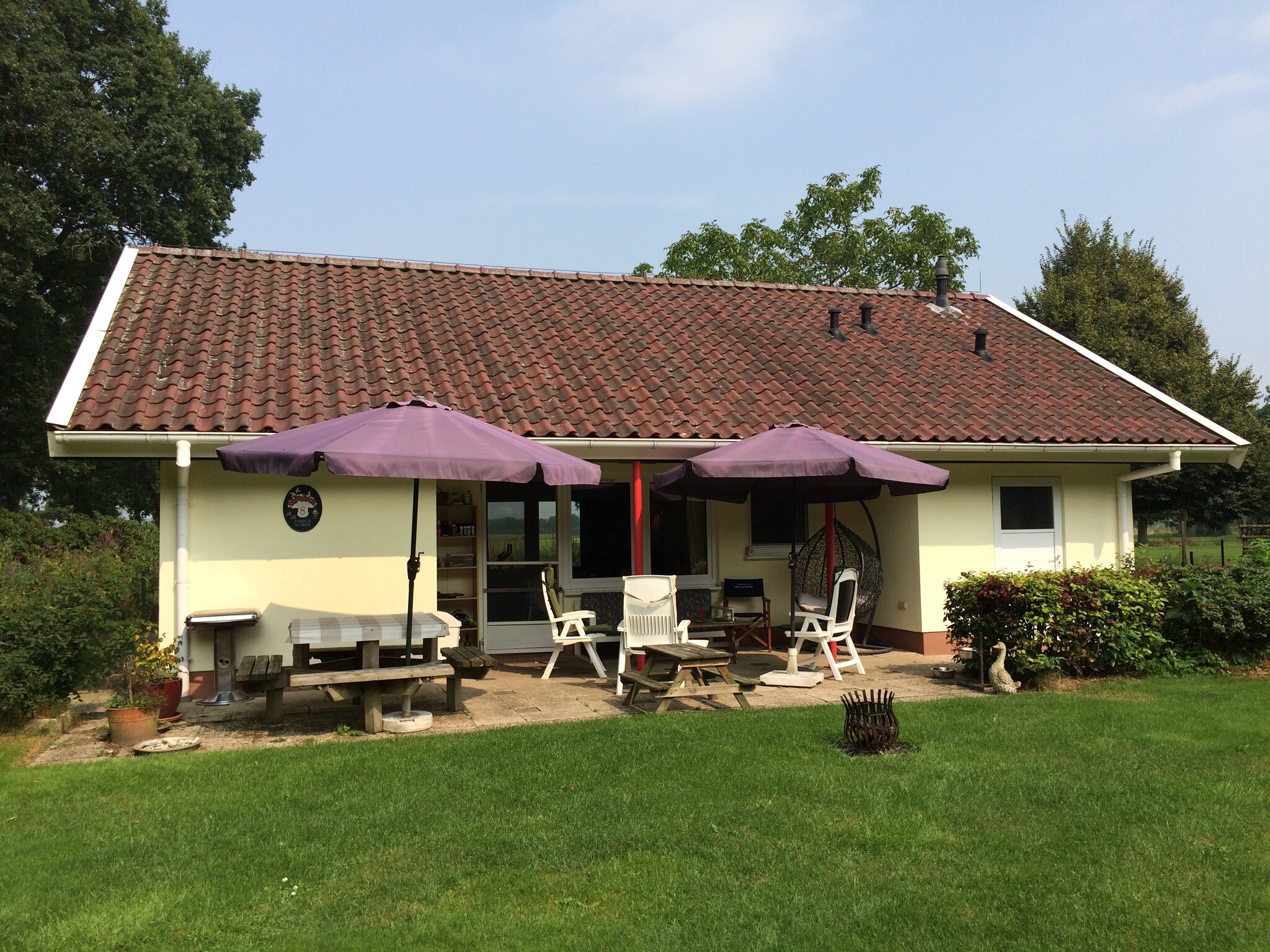 Foto's Huis met grote tuin, speeltuin en terras - Belvilla by Oyo