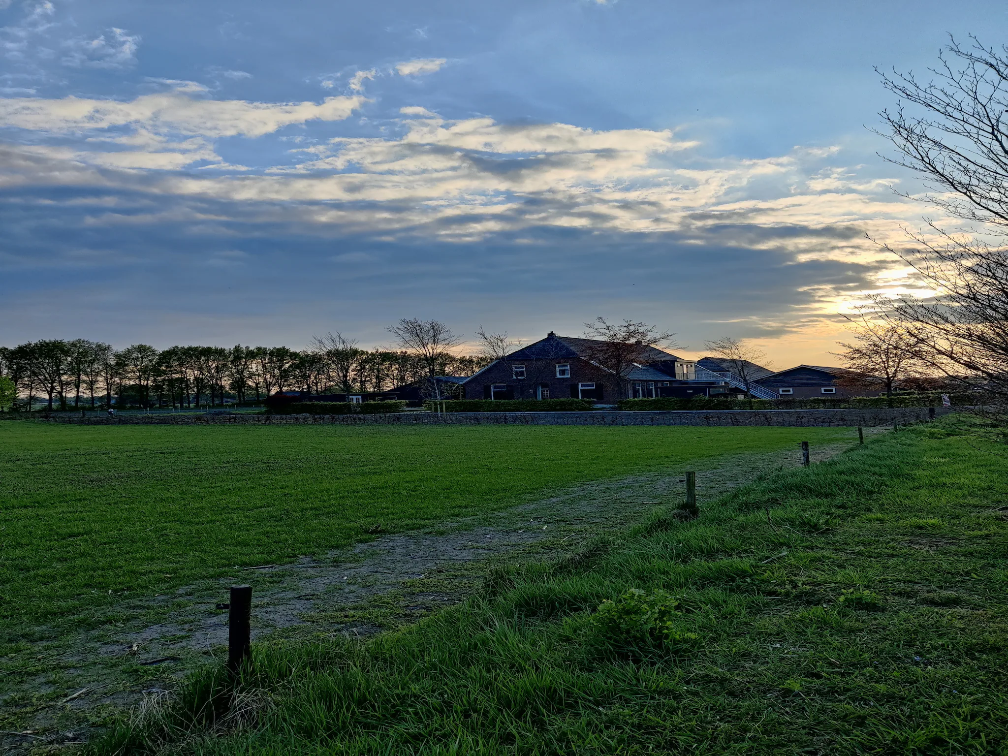 Foto's Ruime woonboerderij in Silvolde met tuin - Belvilla by Oyo