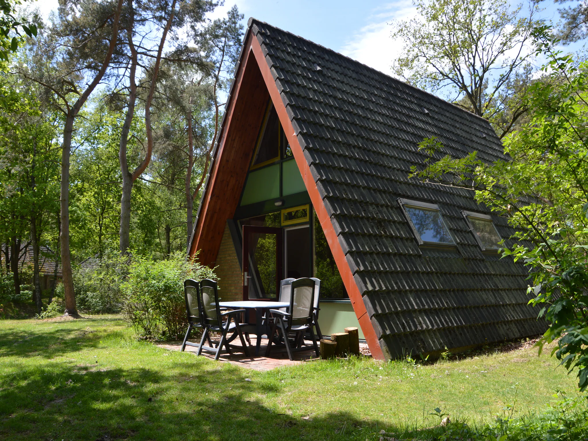 Foto's Comfortabele woning in Stramproy met uitzicht op het bos - Belvilla by Oyo