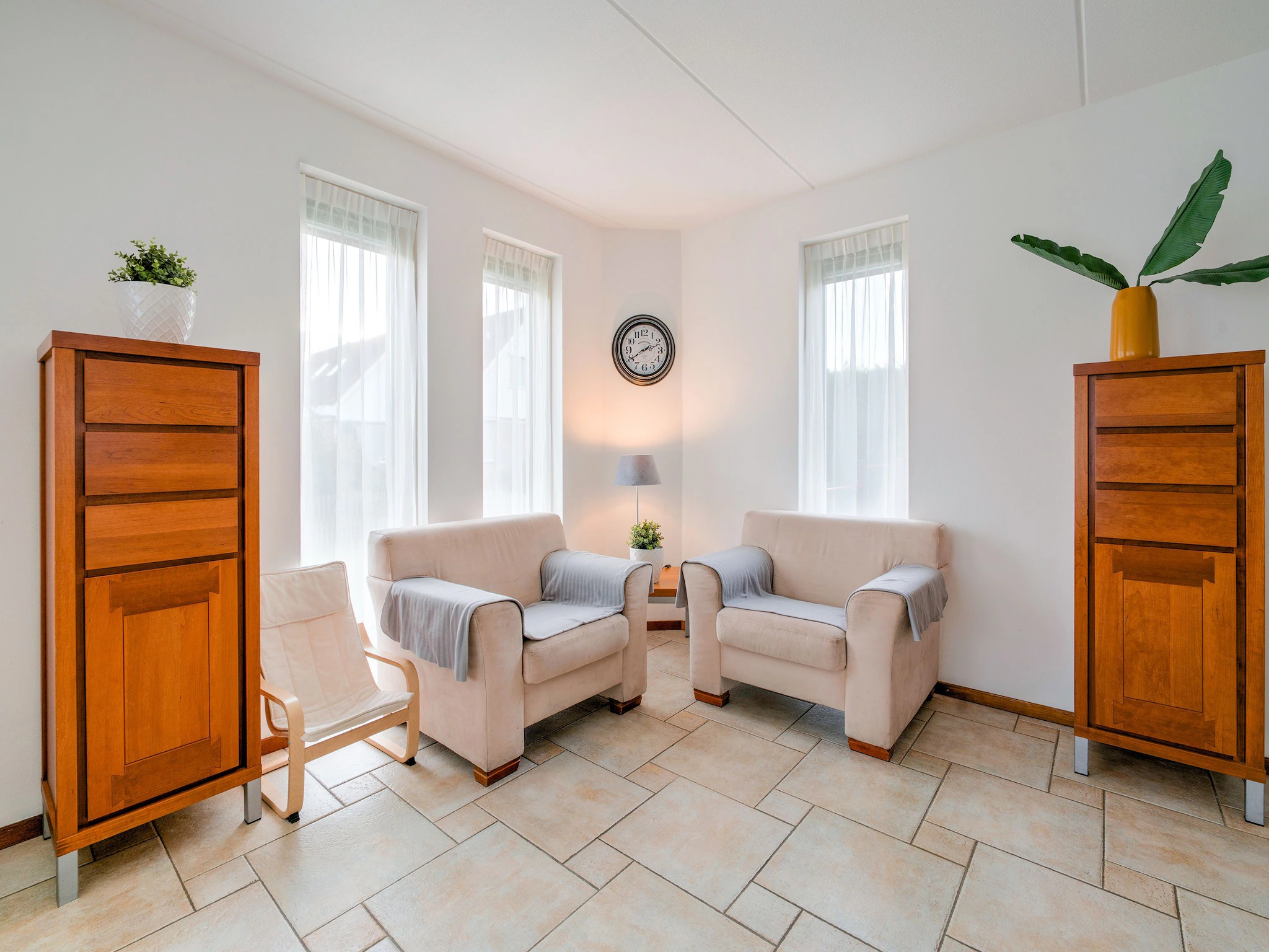 Foto's Aangenaam vakantiehuis in Zeewolde met gedeeld zwembad - Belvilla by Oyo