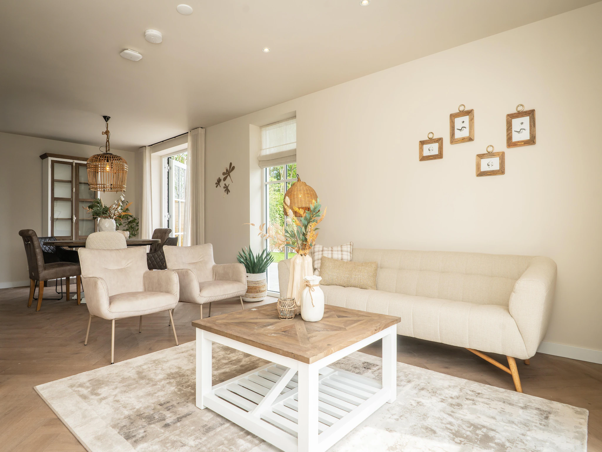 Foto's Nieuwe rietgedekte villa nabij het strand - Belvilla by Oyo