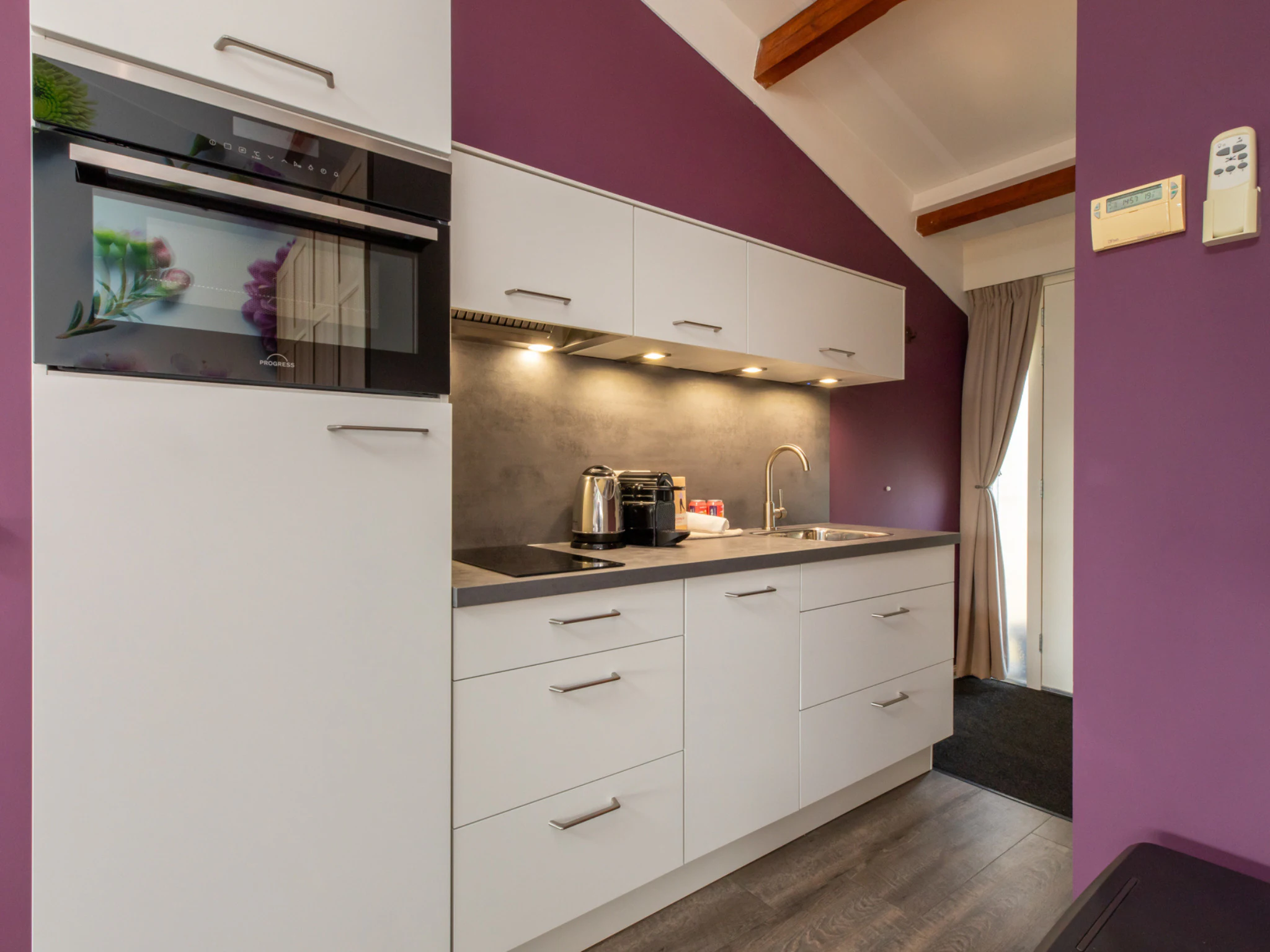 Foto's Sfeervolle studio met tuin - Belvilla by Oyo