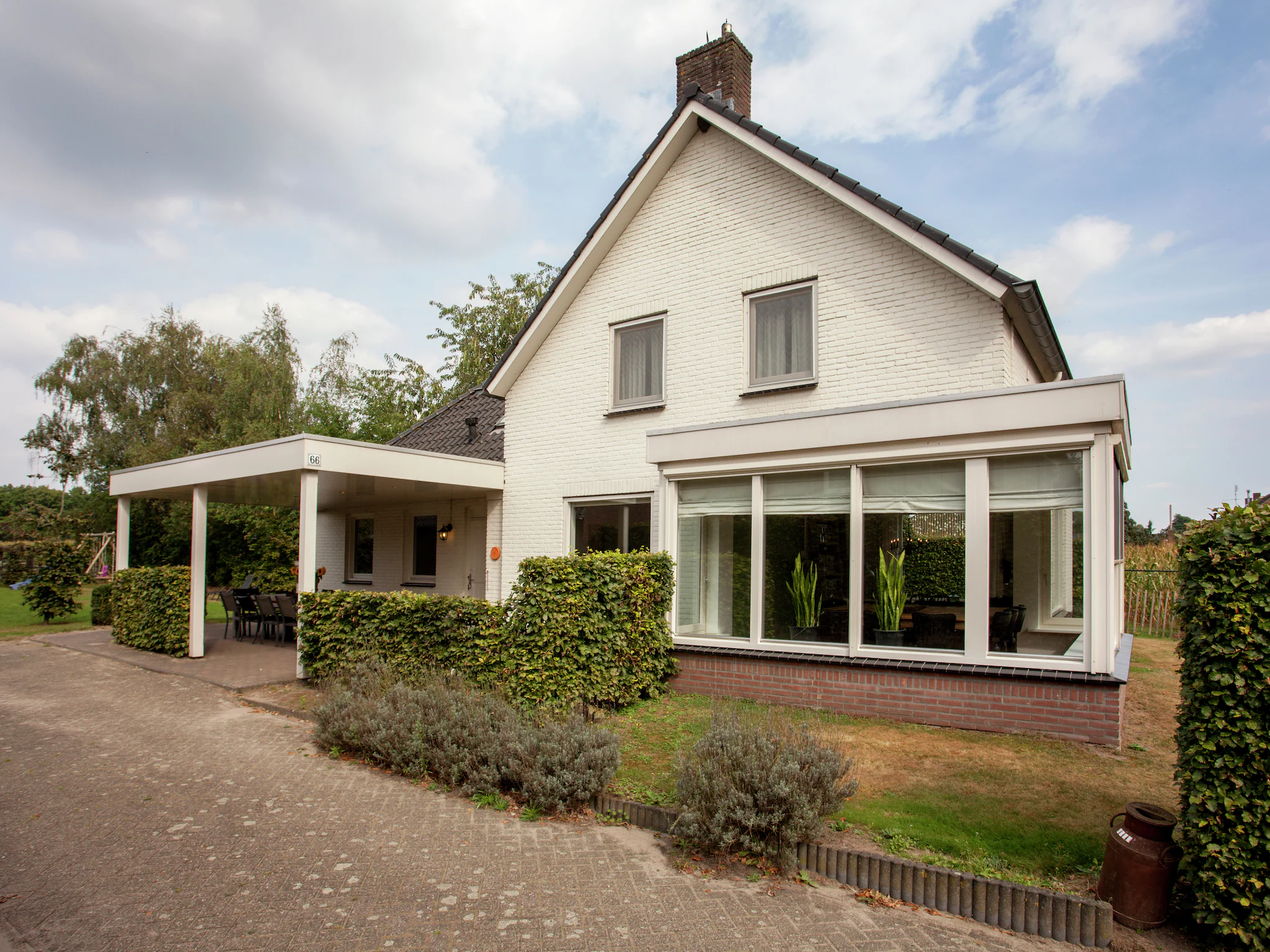 Foto's Smaakvolle vakantiewoning in Leende met terras - Belvilla by Oyo
