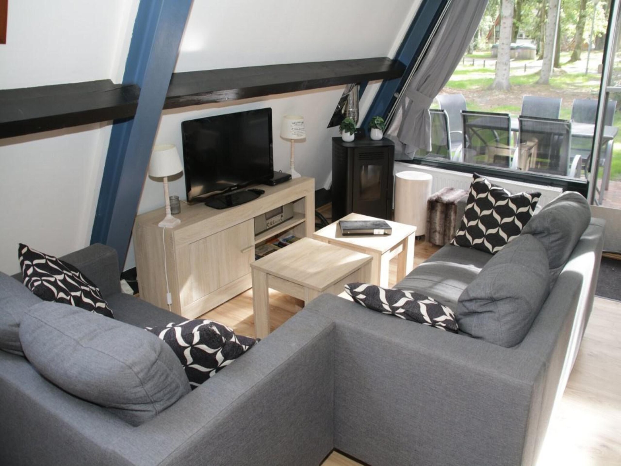 Foto's Sfeervol vakantiehuis op een autovrij park - Belvilla by Oyo