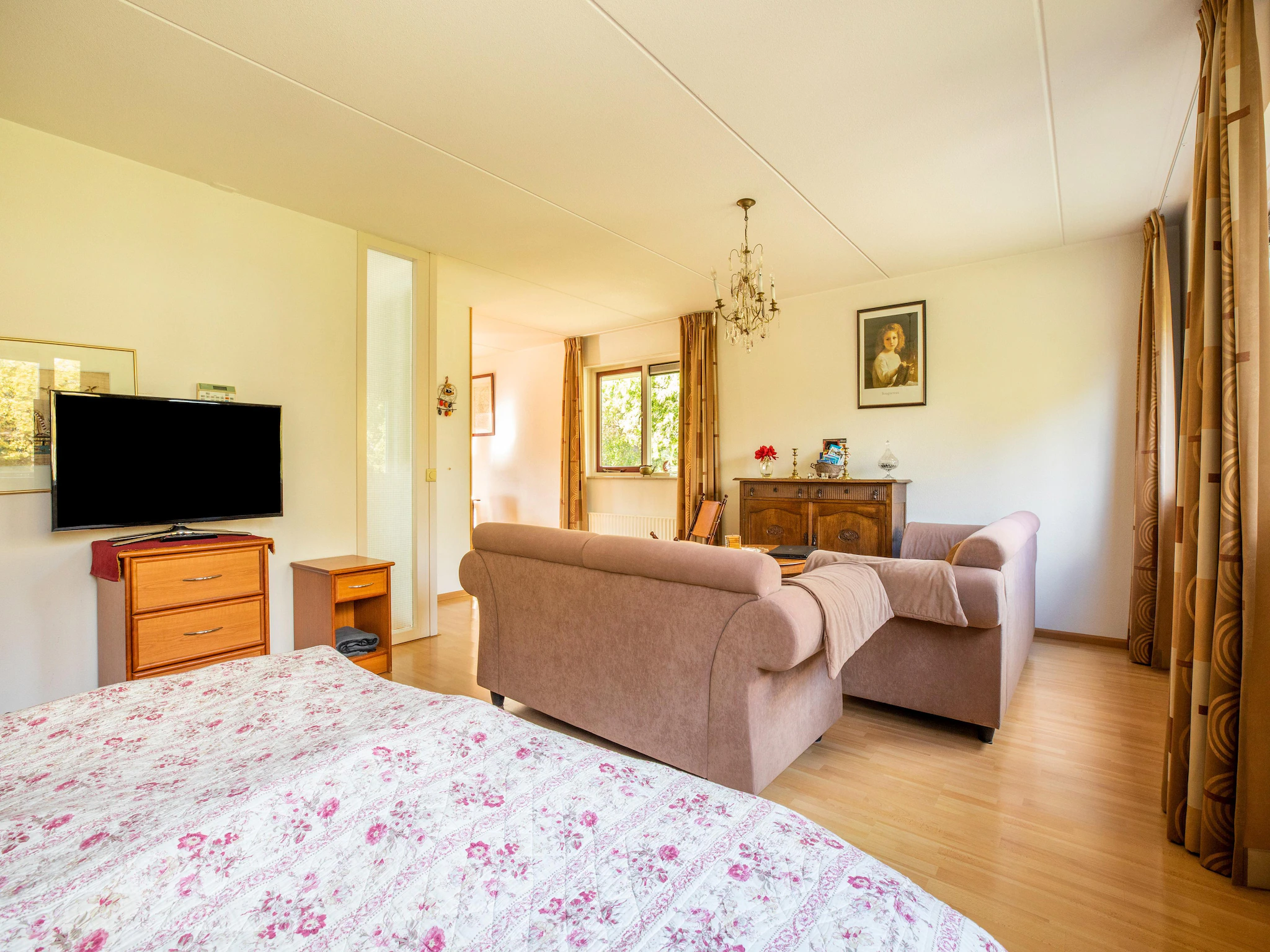 Foto's Comfortabel appartement in Hoorn met Frans balkon - Belvilla by Oyo