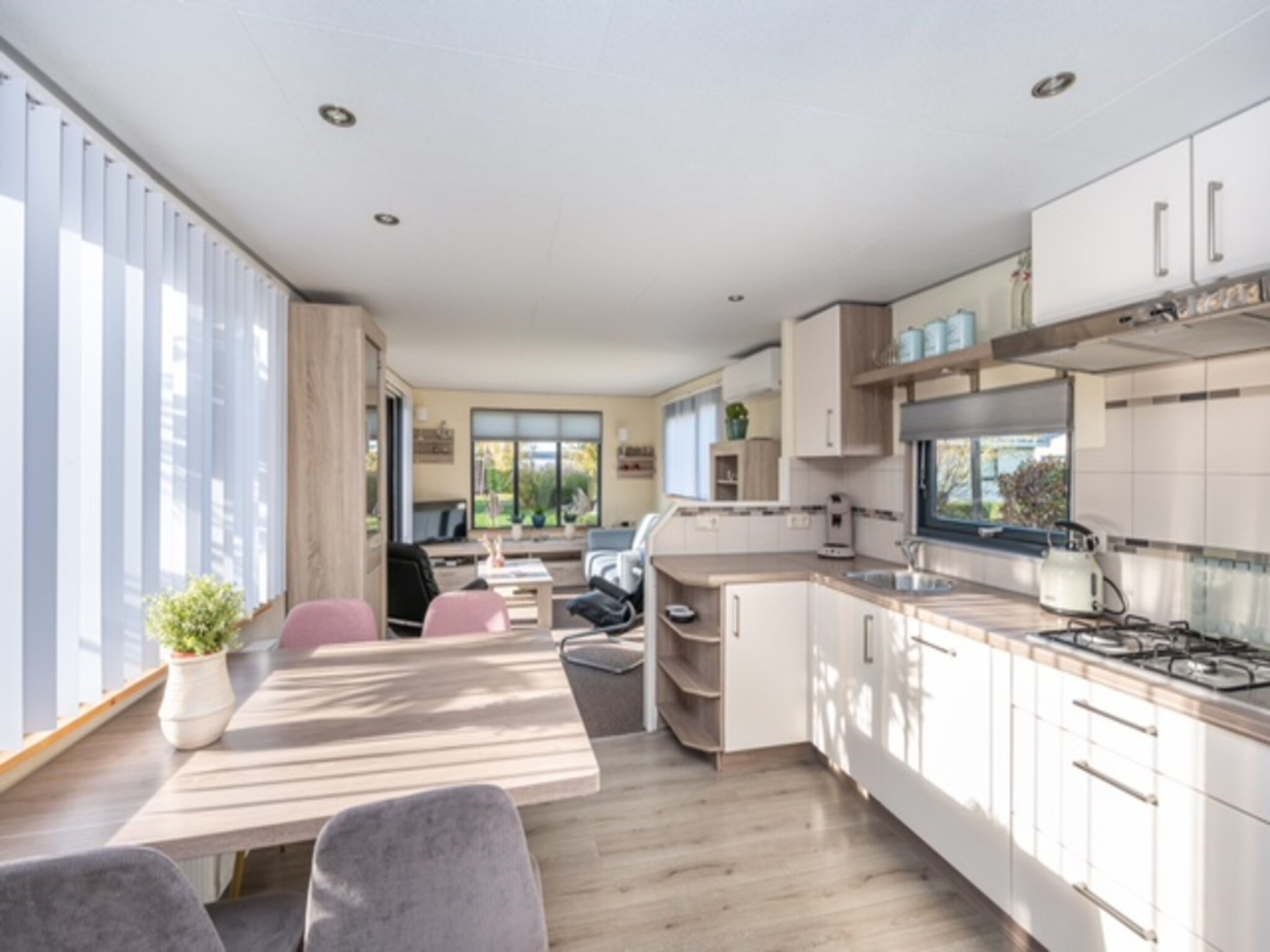 Foto's Chalet Sea Rocks met uitzicht en tuin - Belvilla by Oyo
