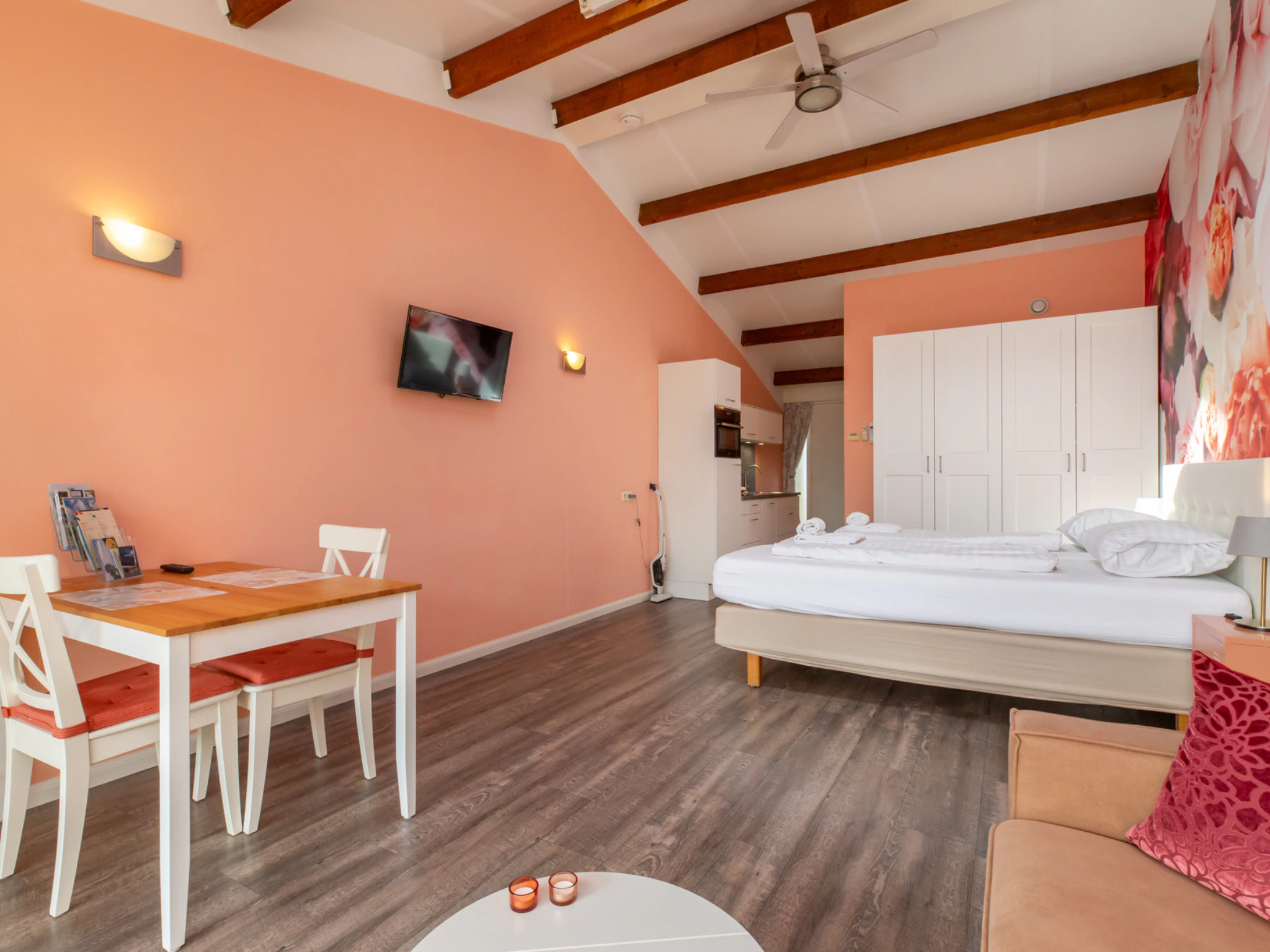 Foto's Romantische studio met tuin - Belvilla by Oyo