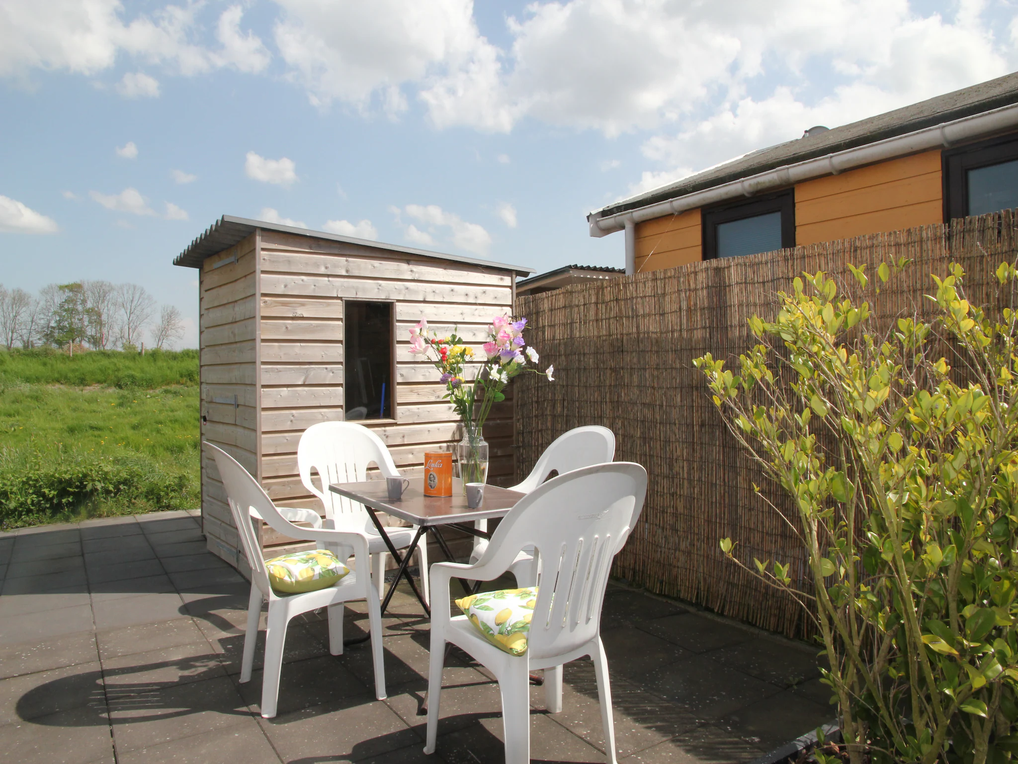 Foto's Comfortabele bungalow bij het strand - Belvilla by Oyo