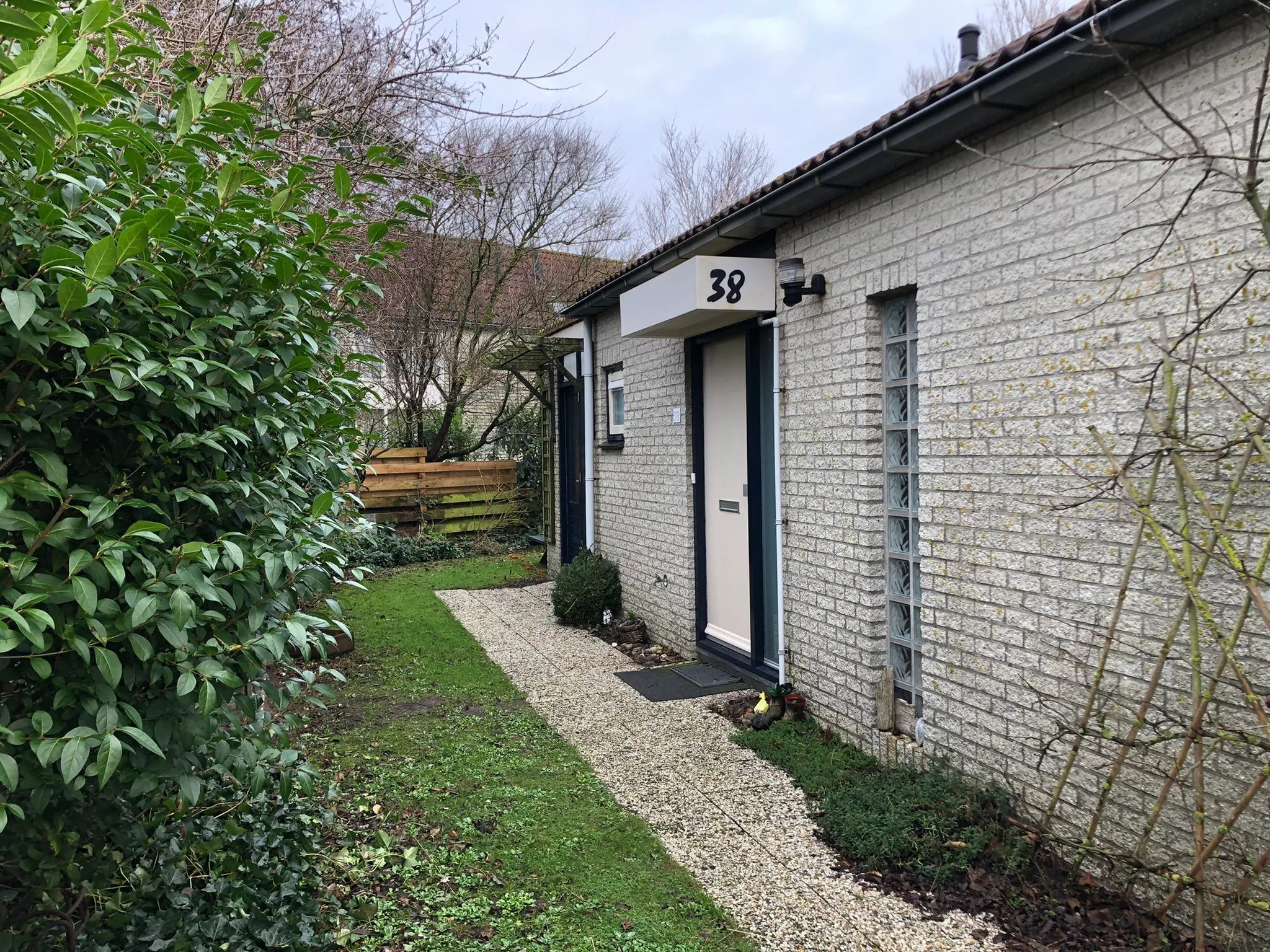 Foto's Sfeervol vakantiehuis vlakbij strand met sauna, hottub en zonnebank - Belvilla by Oyo